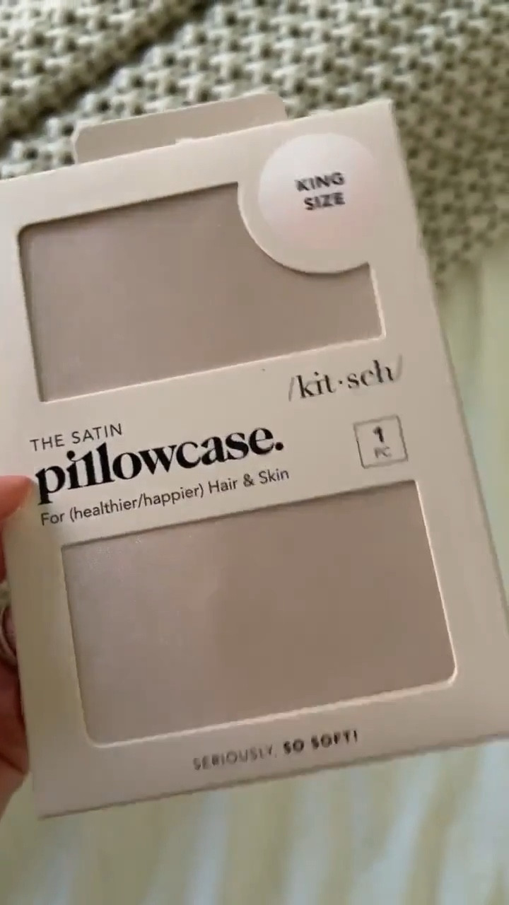 Had to get another satin pillowcase from Kitsch because I’ve truly seen a difference in my skin and even hair!
I noticed my hair doesn’t get as frizzy and my skin doesn’t get much marks.


Satin pillowcase  kitsch  Lowcarbdashian

#LTKBeauty #LTKStyleTip #LTKHome