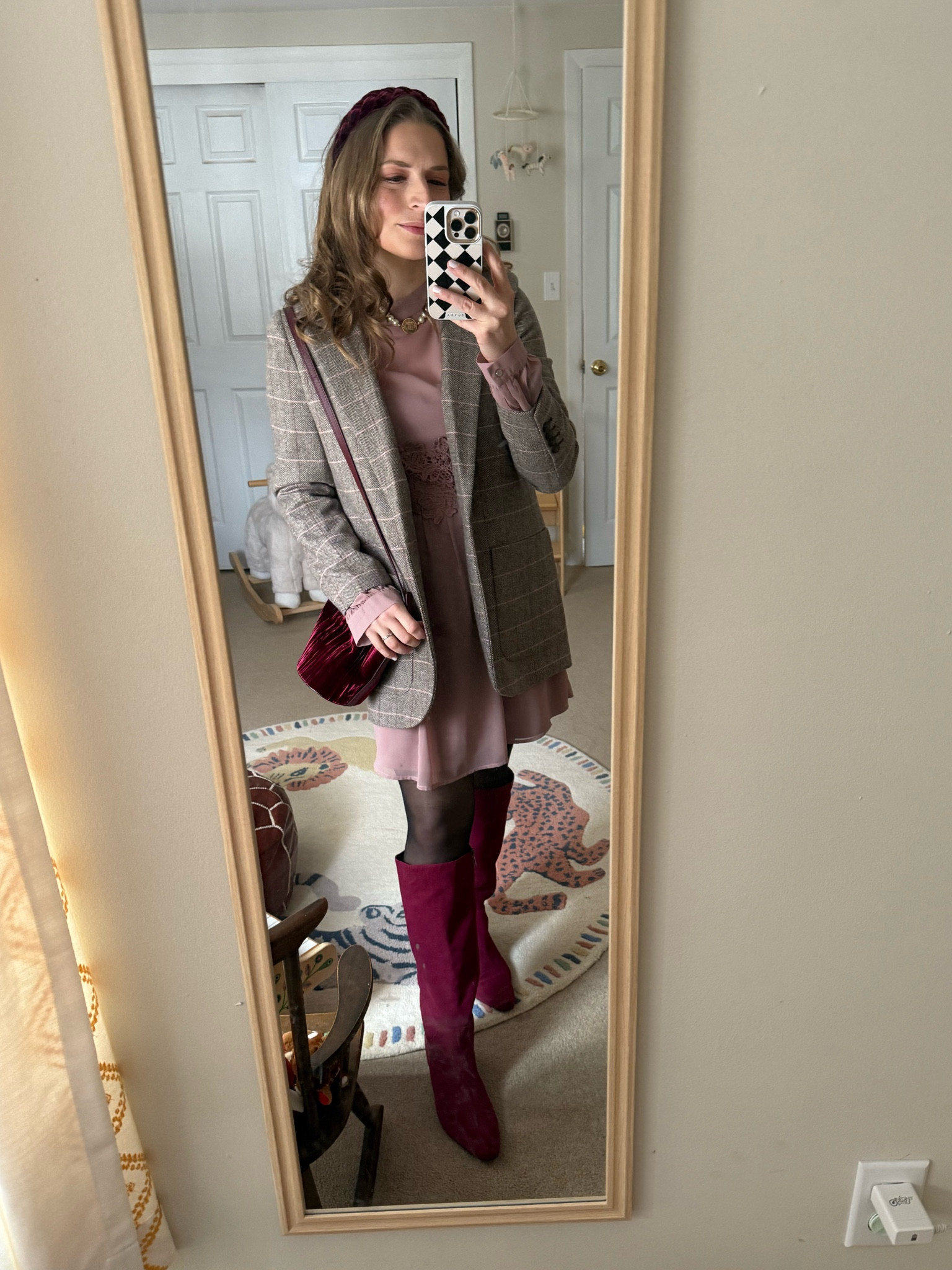 Valentine’s Day date fit 💋

I’ve surprised even myself with how often I wear these burgundy kitten heel boots ❤️

Blazer, boots, burgundy headband, pearl necklace 

#LTKShoeCrush #LTKSeasonal #LTKFindsUnder100