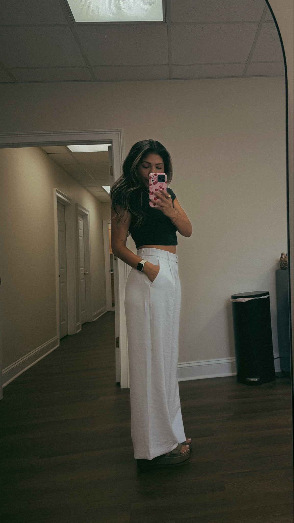 fave Abercrombie trousers are already on sale, and if you hop on it within the next hour, you get an extra 20% off! Just use the code (in all caps, bbs!) LONGWEEKEND
