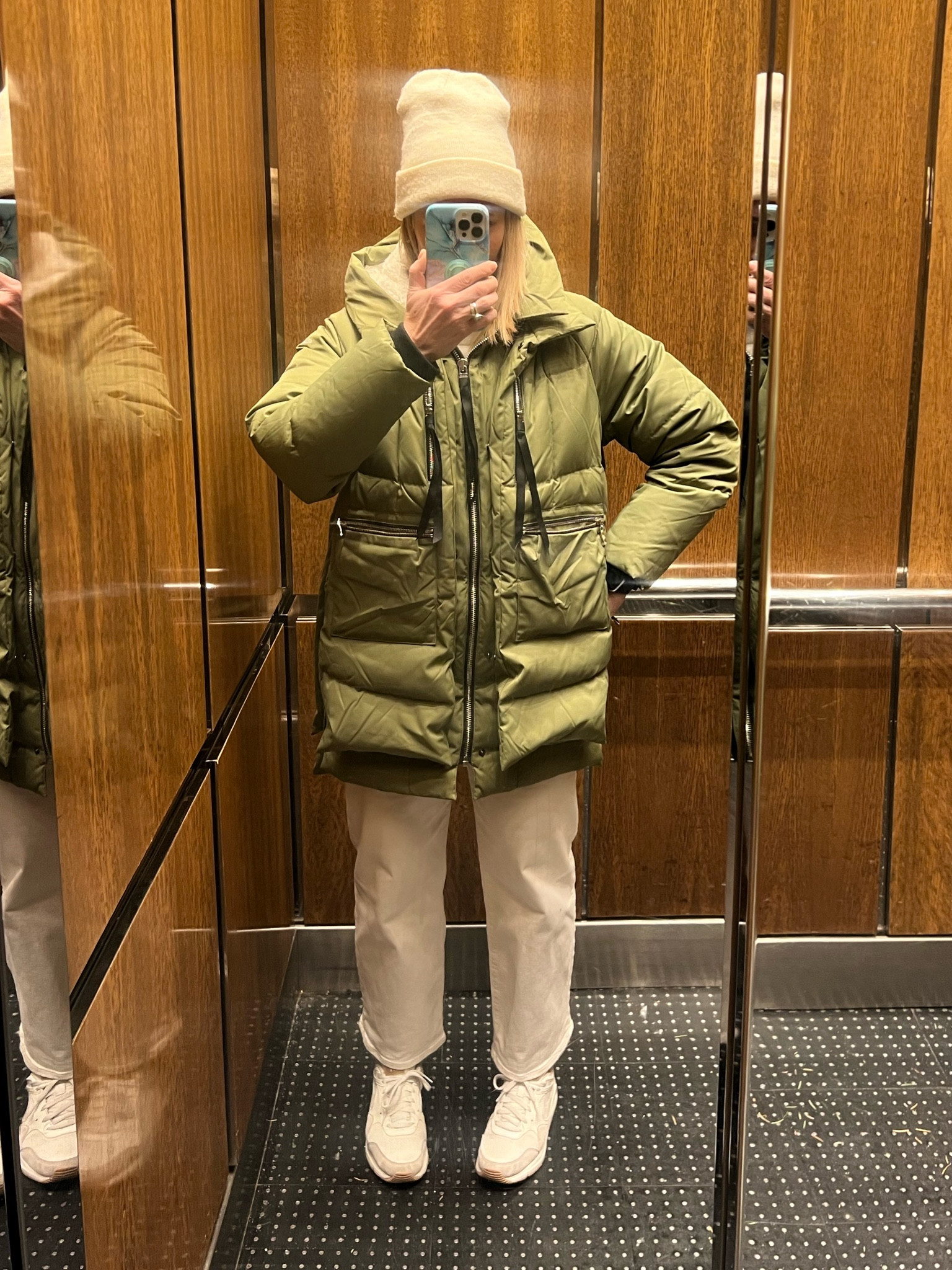 Yes, I still love the viral Amazon jacket. Sorry not sorry because this coat keeps me so warm all winter long! #worthit

#LTKSeasonal #LTKstyletip #LTKHoliday