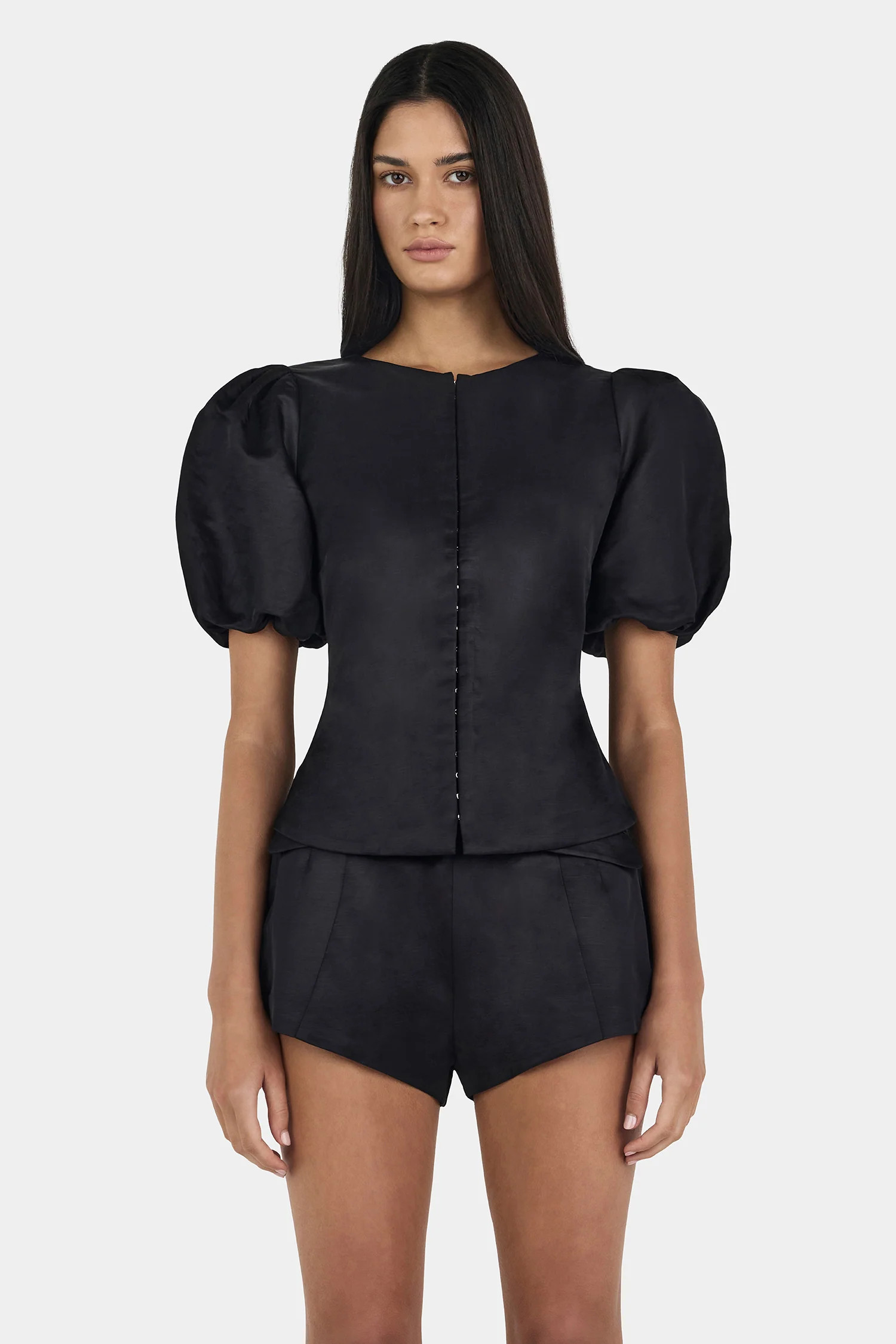 Jacques Shortie Black | Hansen and Gretel