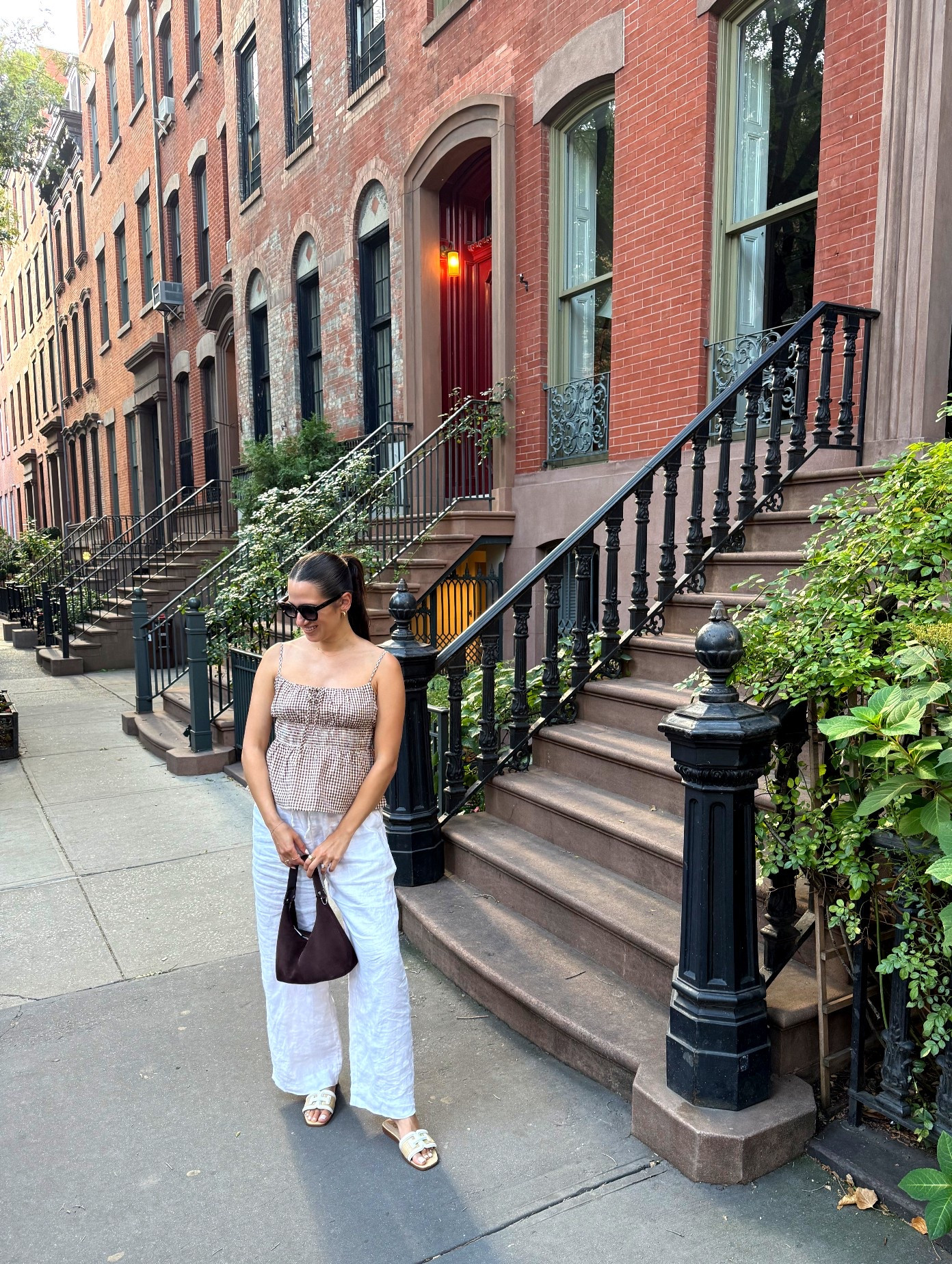 NYC ootd 🤎✨ wearing the comfiest linen pants from Tommy bahama (size down)! 