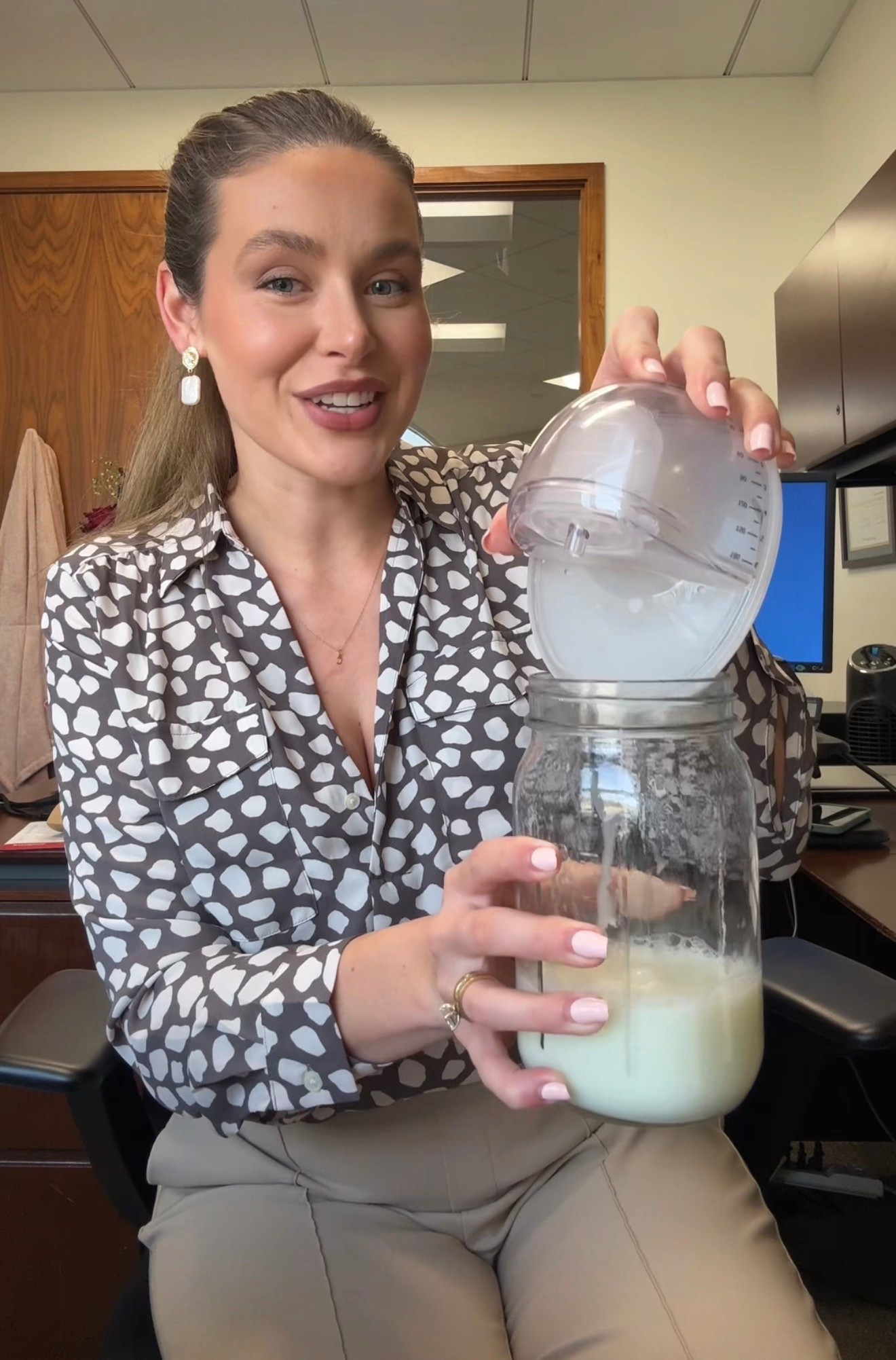 My favorite pumping work blouses! #pumping #workingmom