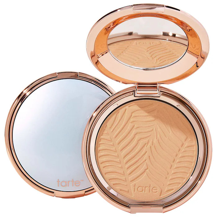 Amazonian clay blurring powder foundation | Sephora (US)