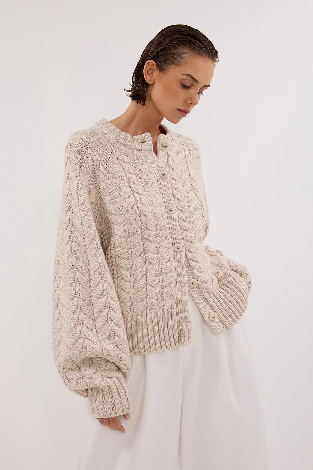 TOM CHALK CABLE KNIT CARDIGAN | DISSH