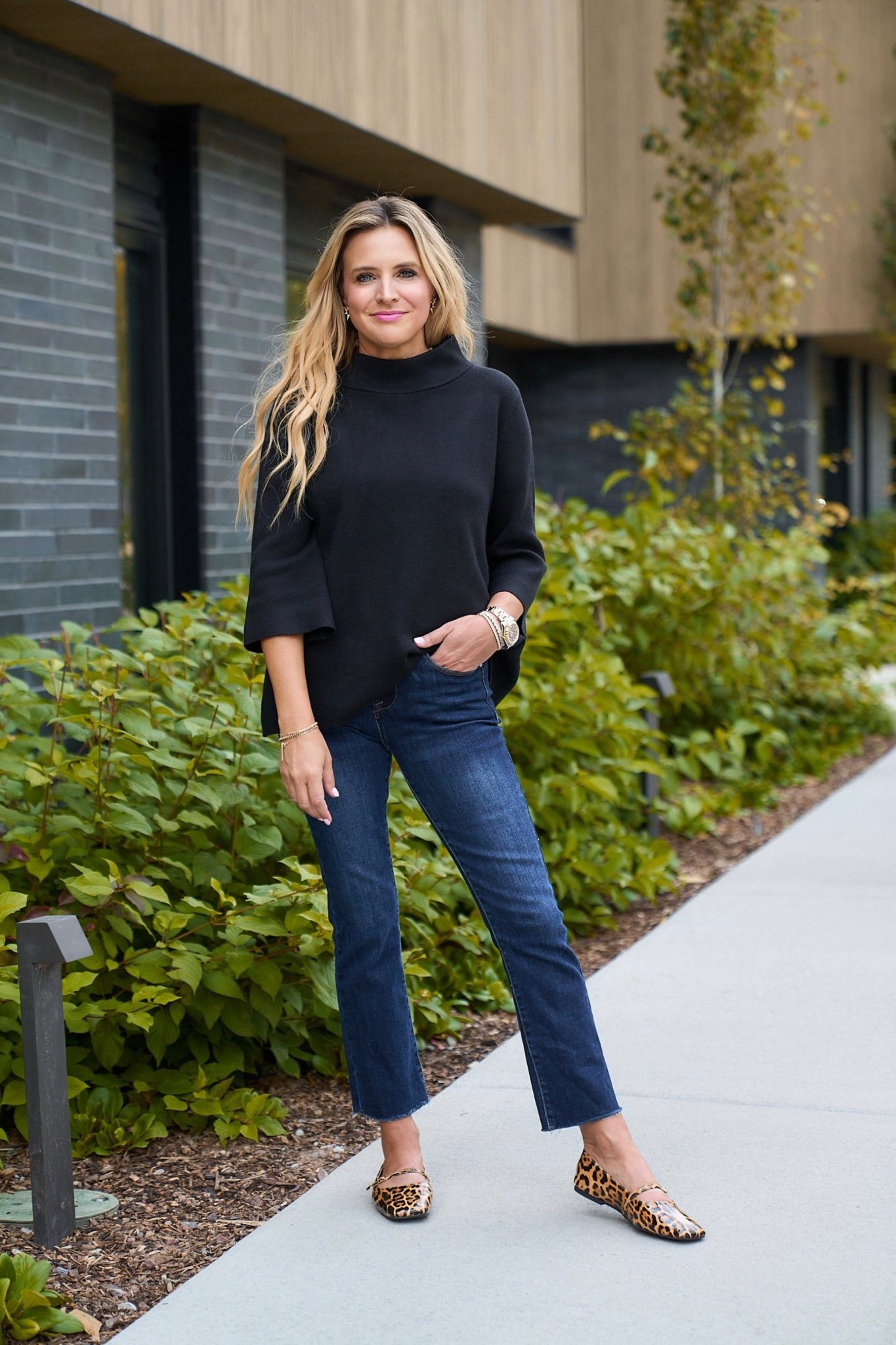 Closet staples wearing size xs and size 24 jeans 

#LTKStyleTip #LTKFindsUnder100 #LTKOver40