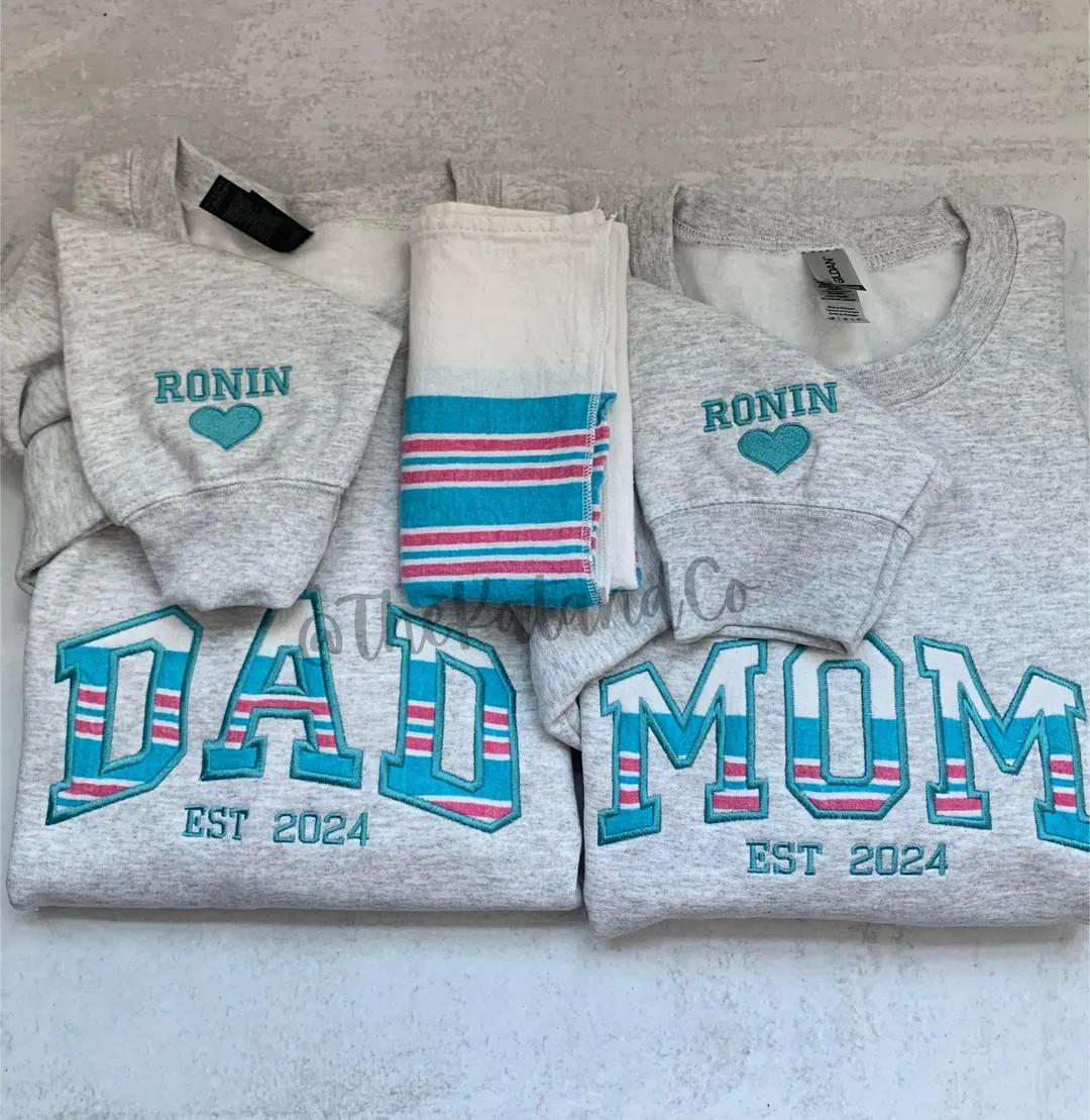 Baby Blanket Mom or Dad Sweatshirt | Custom Hospital Blanket Appliqué Sweatshirt | Personalized ... | Etsy (US)