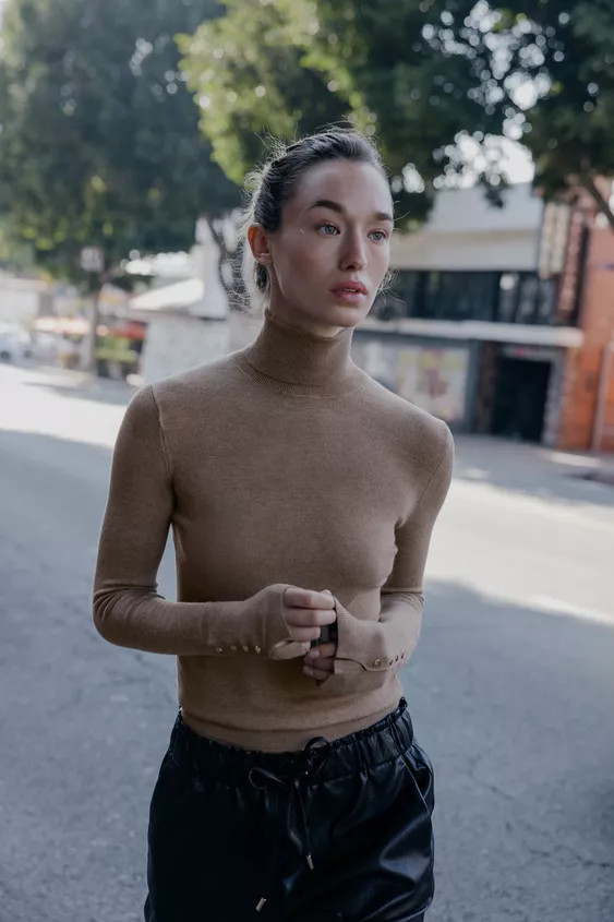 BASIC PLAIN KNIT SWEATER | Zara US