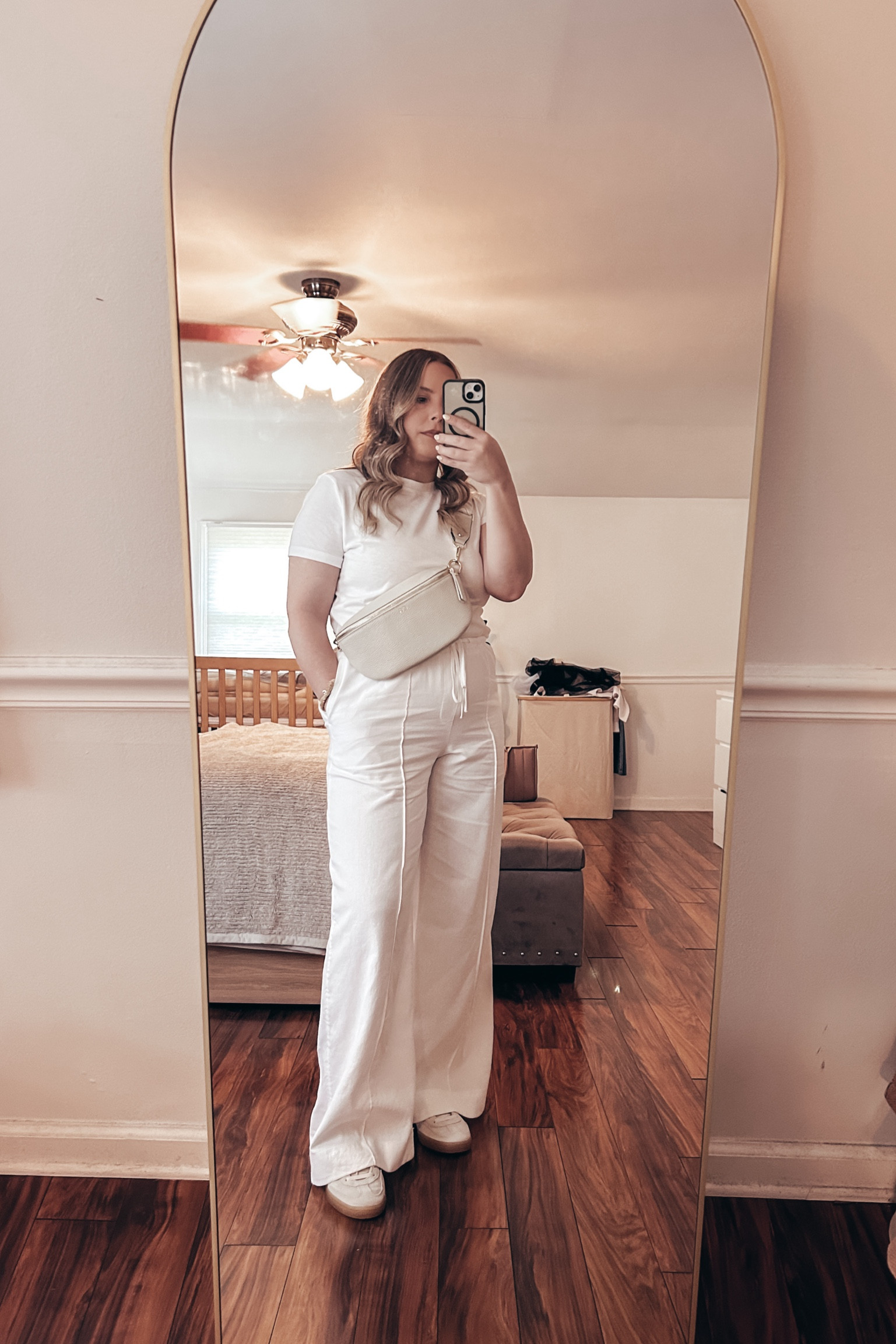 Summer whites

White linen pants, white basic tee, adidas spezial, crossbody bag

#LTKShoeCrush #LTKStyleTip #LTKSeasonal