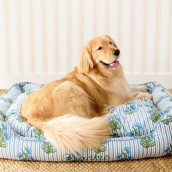 Deluxe Dog Bed Lounger | Mark and Graham