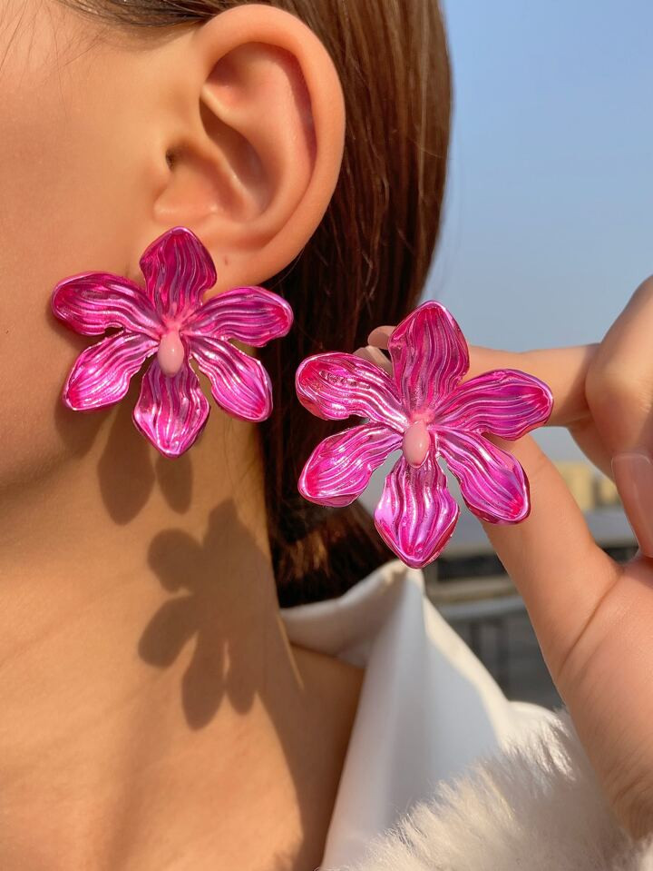 Textured Flower Stud Earrings | SHEIN