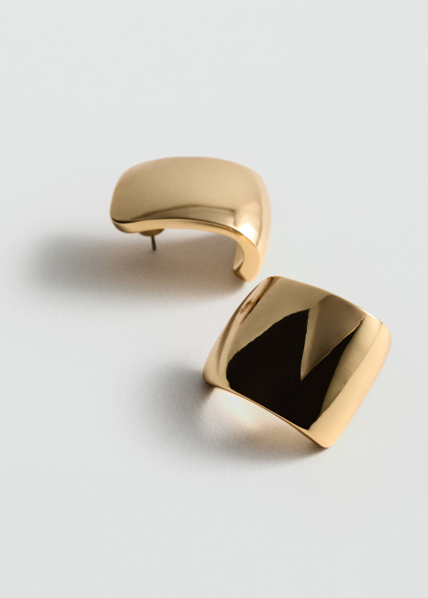 Volume hoop earrings | MANGO (UK)