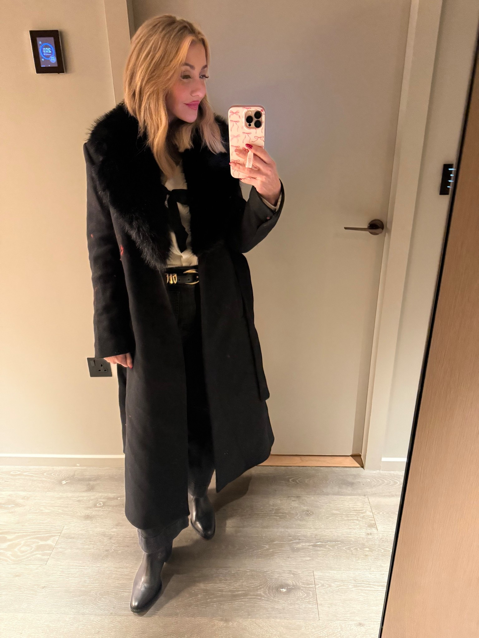 This was the perfect coat for my outfit! So cozy & reasonably priced ❤️

#LTKTravel #LTKHoliday #LTKootd