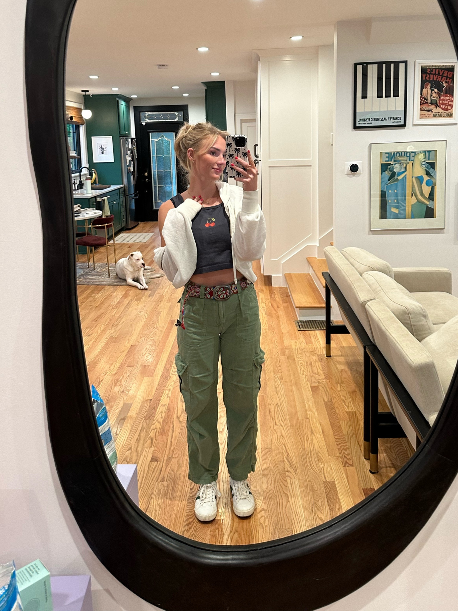 Size down a couple sizes in the pants! Everything else runs true to sizee

#LTKstyletip