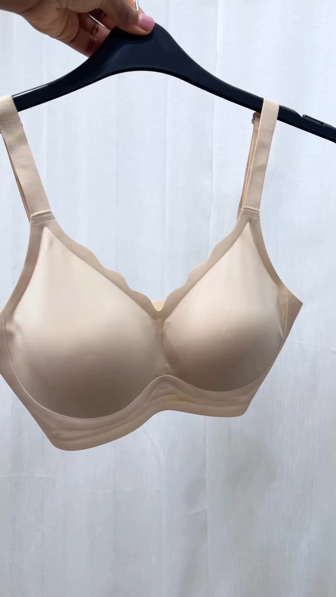 Can we take a moment for this perfect mix of pretty and comfy? Wearing @vertvie_official scalloped bra and crossover shapewear under literally everything right now.

https://amzn.to/4fKmi4j 

Comment SHOP for all three links

#vertvie #vertviebra #vertvieshapewear #undergarments #everydaybra #styleforwomen #amazonfashionfinds #orlandoinfluencer