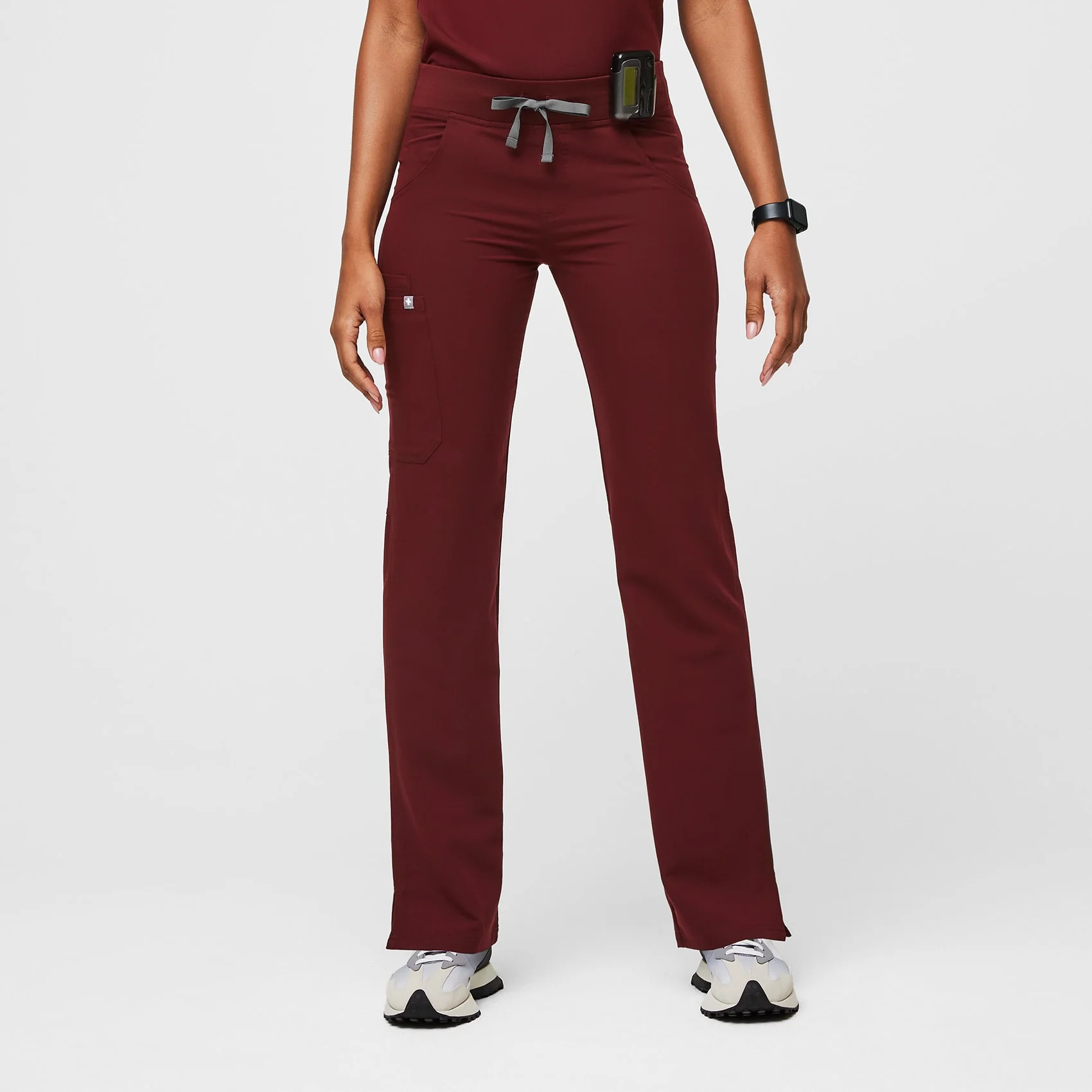 Women's Kade Cargo Scrub Pants™ - Burgundy · FIGS | FIGS