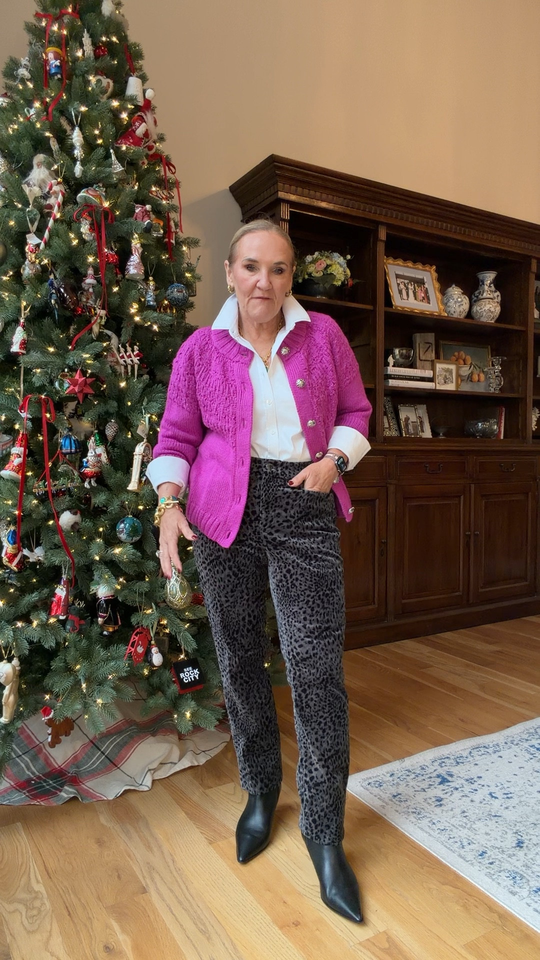 Pants/jeans size 8 petite 
Sweaters blouses medium petite 
Blazer 10 petite 
Red quilted jacket med petite  
Holiday outfits velvet pants 

#LTKSaleAlert #LTKOver40 

#LTKHoliday