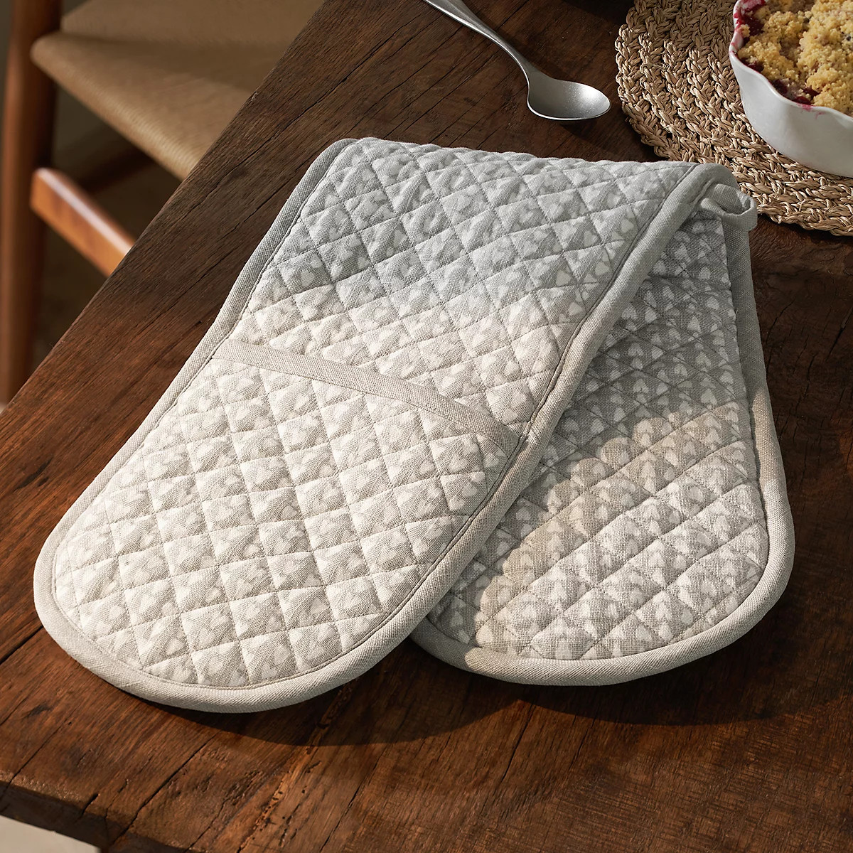 Ditsy Heart Double Oven Glove | The White Company UK & ROW