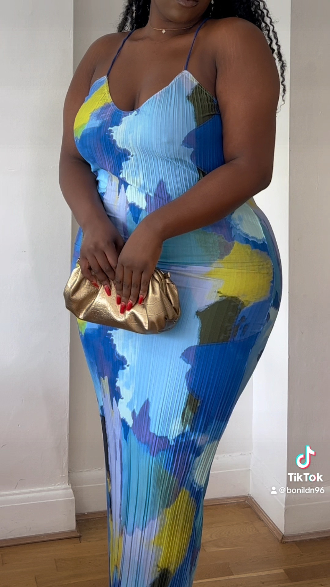 Day 1/3 plus size dresses series! I've seen this dress all over my fyp and i had to get one, the colour is STUNNING! * @prettylittlething

#LTKcurves #LTKunder100 #LTKFind