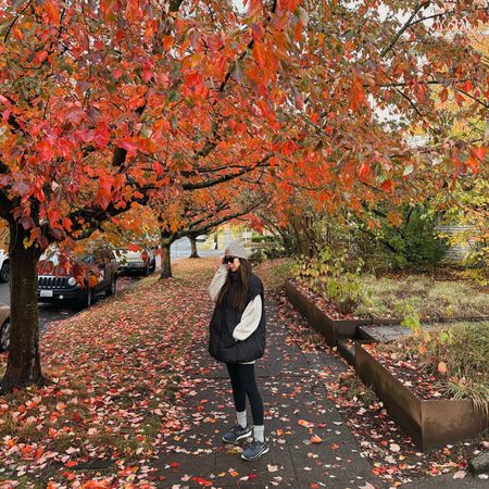 Comfy postpartum outfit for fall walks that I’d wear at any other time too! 🍁🍂 

#LTKbump #LTKSeasonal