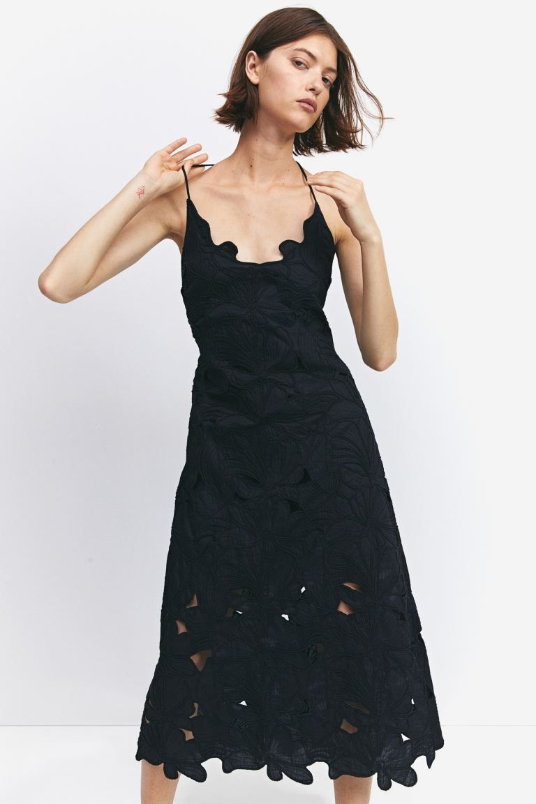 Embroidered dress | H&M (UK, MY, IN, SG, PH, TW, HK)