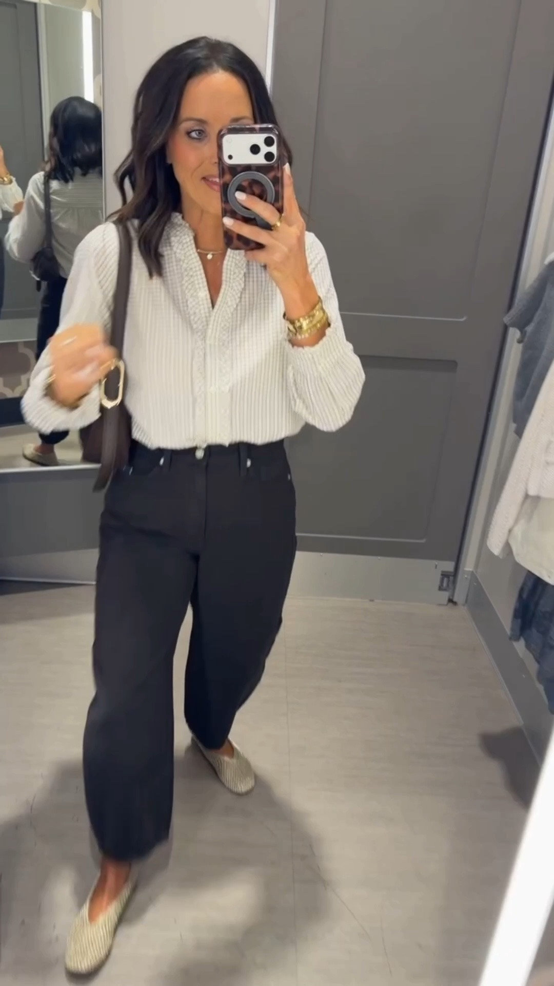 Wearing a xs top & size 2 jeans!