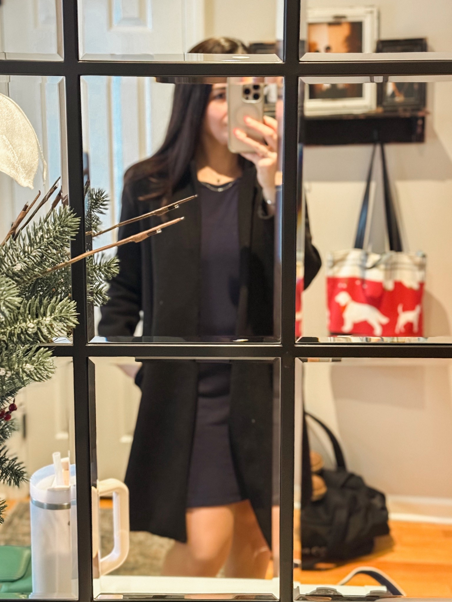 Add a classic black wool coat to elevate your winter work wardrobe

Coat: Zara - but they only like certain accounts posting their content 😉 

#LTKWorkwear #LTKU #LTKootd