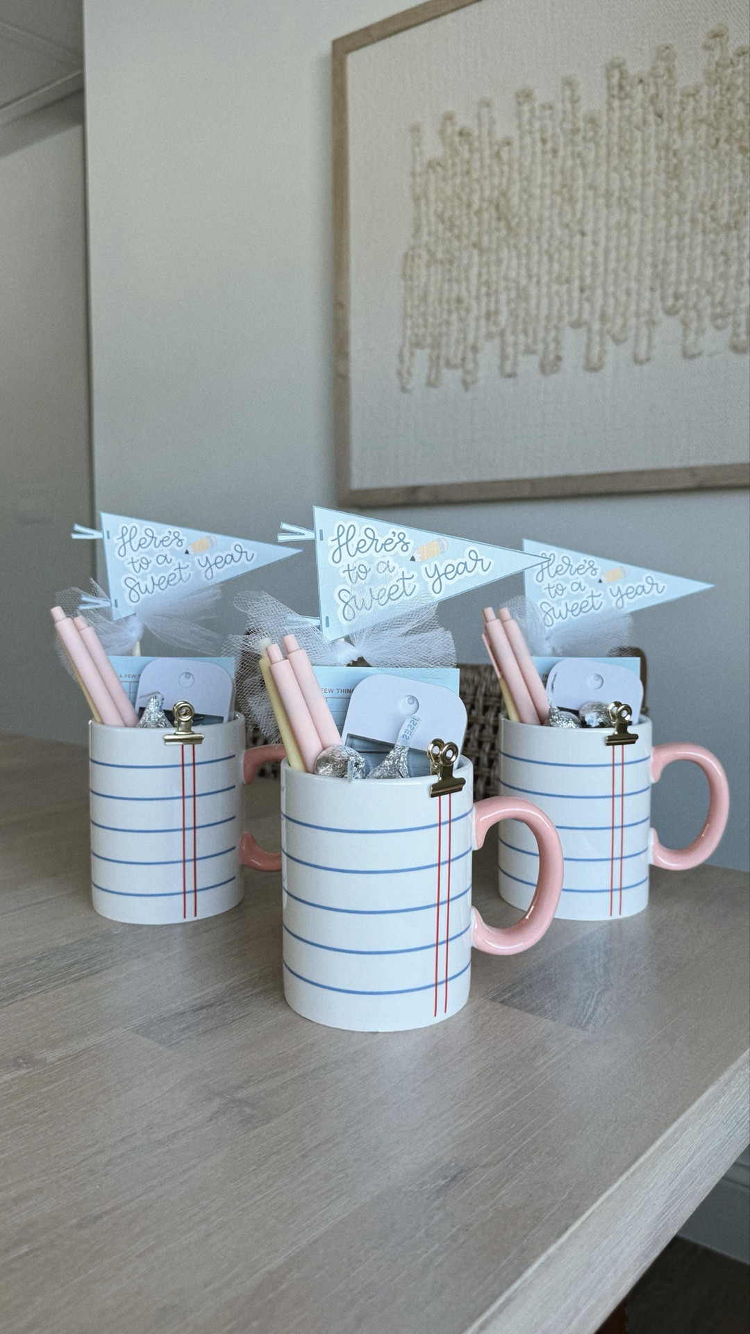 Back to school Teacher gift idea🤍 

#BackToSchool #TeacherGift #TeacherGiftIdea #BackToSchoolTeacherGift #BackToSchool2026

#LTKSeasonal #LTKmomlife #LTKKids