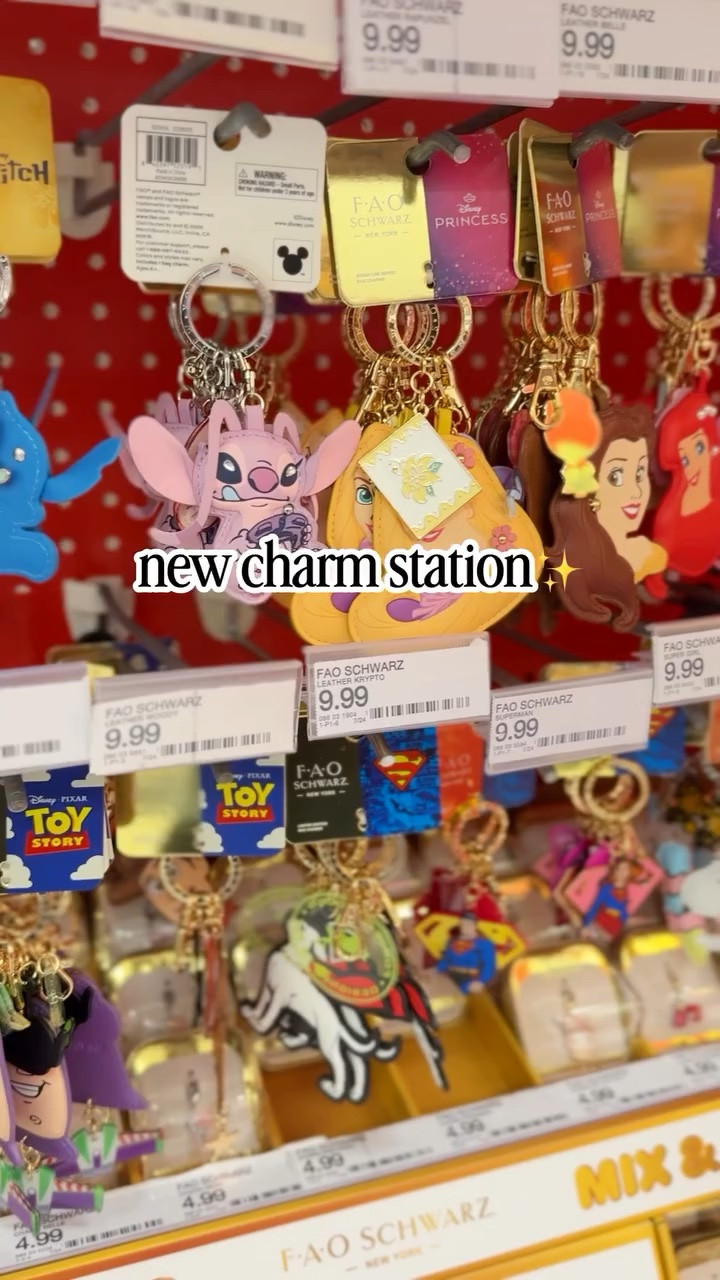 Look at all the new bag charms I spotted at Target😍

#target #newattarget #targetfinds #bagcharm #disneylife