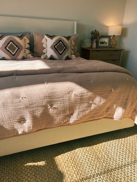 Bedroom Bedding/Furniture ❤️

#bedding #bedroom #ltkhome #

#LTKunder100 #LTKstyletip #LTKhome