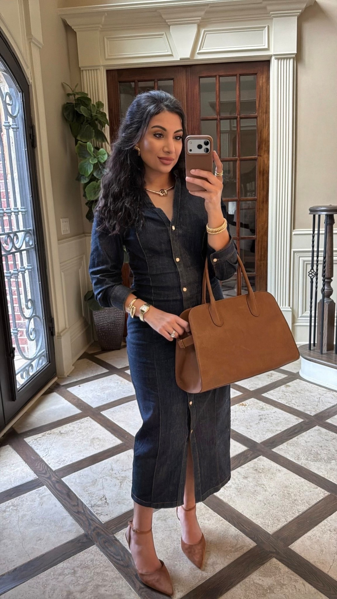 Zara dark denim fitted midi dress, cognac suede brown heels, Margot New York cognac brown leather bowling tote 🤎🐻
—8889/576/400


#LTKSaleAlert #LTKStyleTip #LTKSeasonal