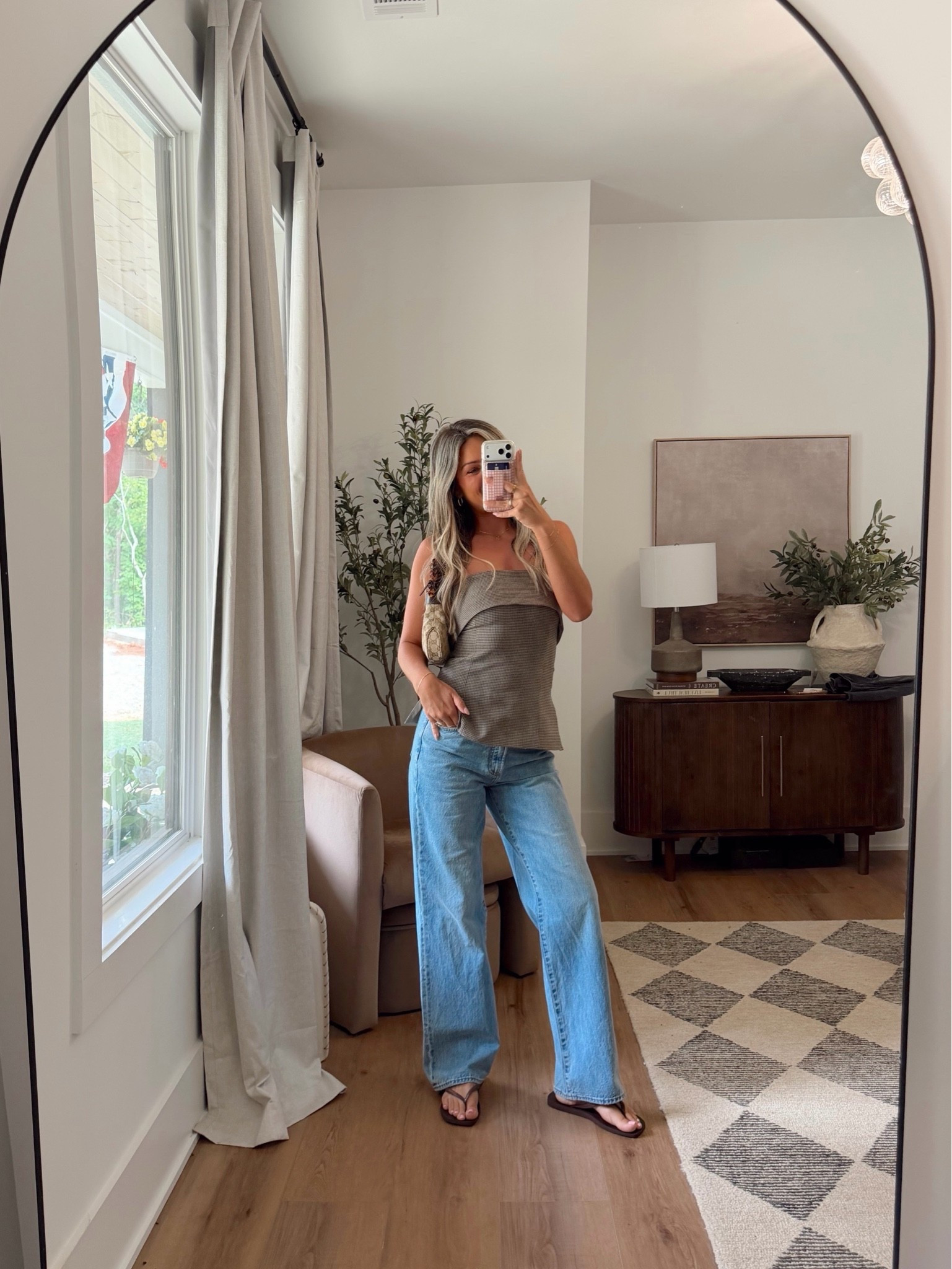 Size 6 - tube top
27 - jeans

#LTKootd