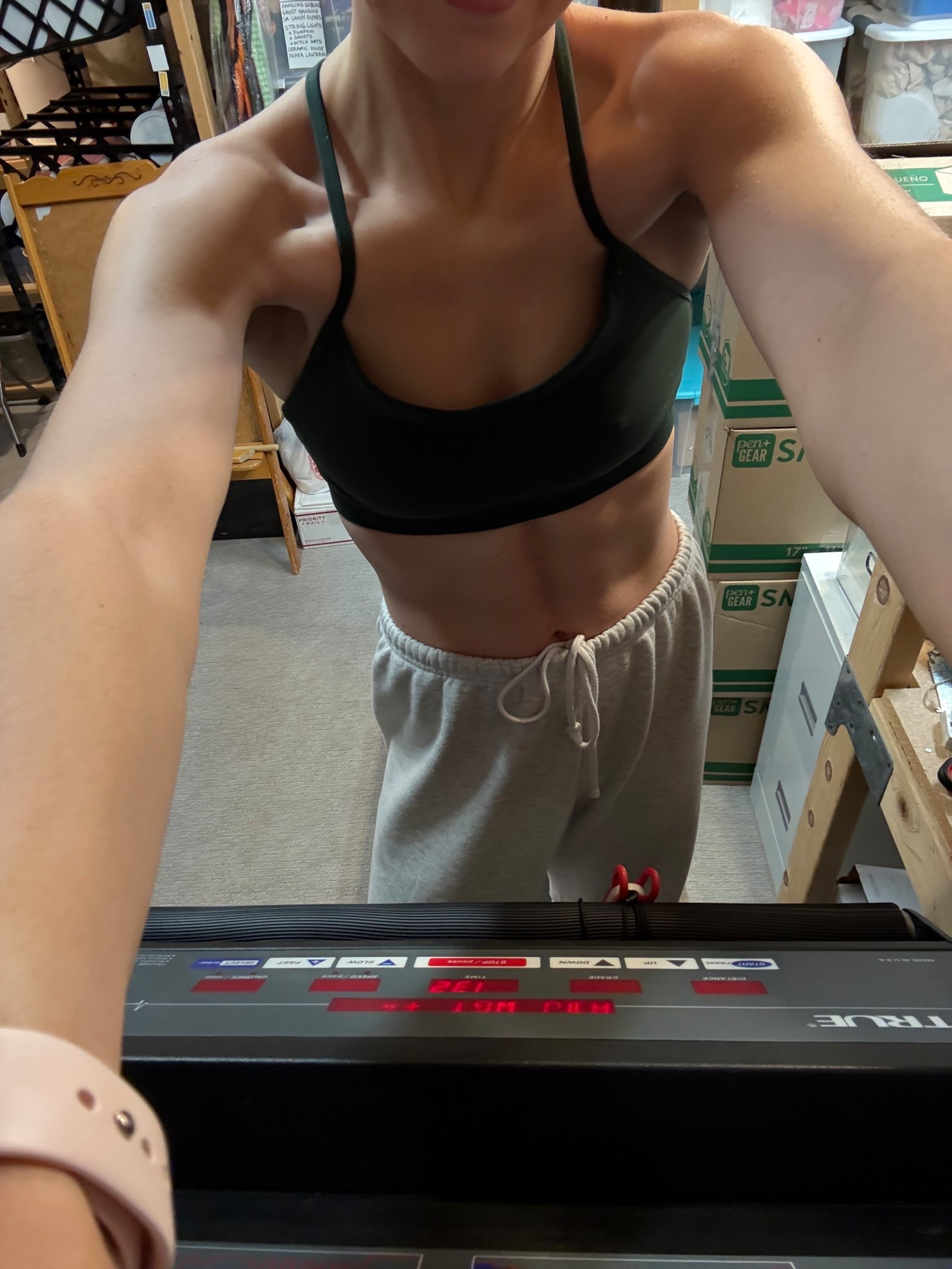 Skims sale, skims sweatpants, lululemon bra, athleisure, athletic wear, cozy sweat pants

#LTKActive #LTKFindsUnder100 #LTKfitnessgoals