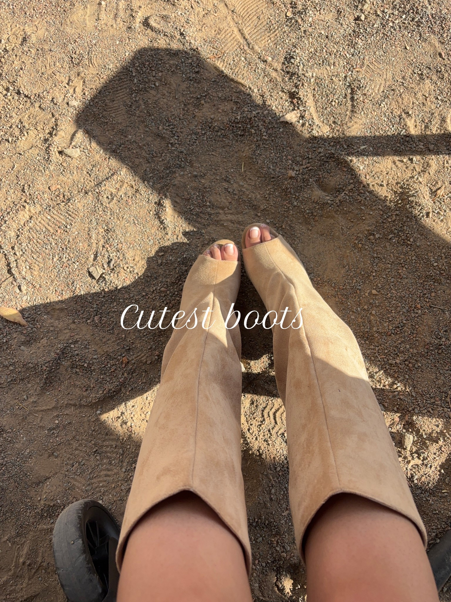 Obsessed with these boots the original ones are over 1,000 and these are so cozy I could run in them. Slay!! 🤎🤎🤎