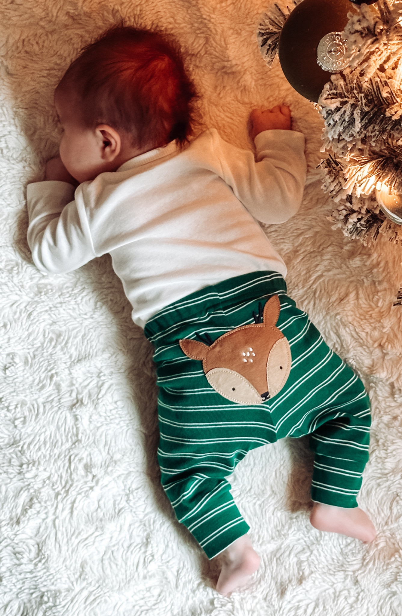 Love this cute outfit for baby for the Winter season  

#LTKSeasonal #LTKkids #LTKHoliday