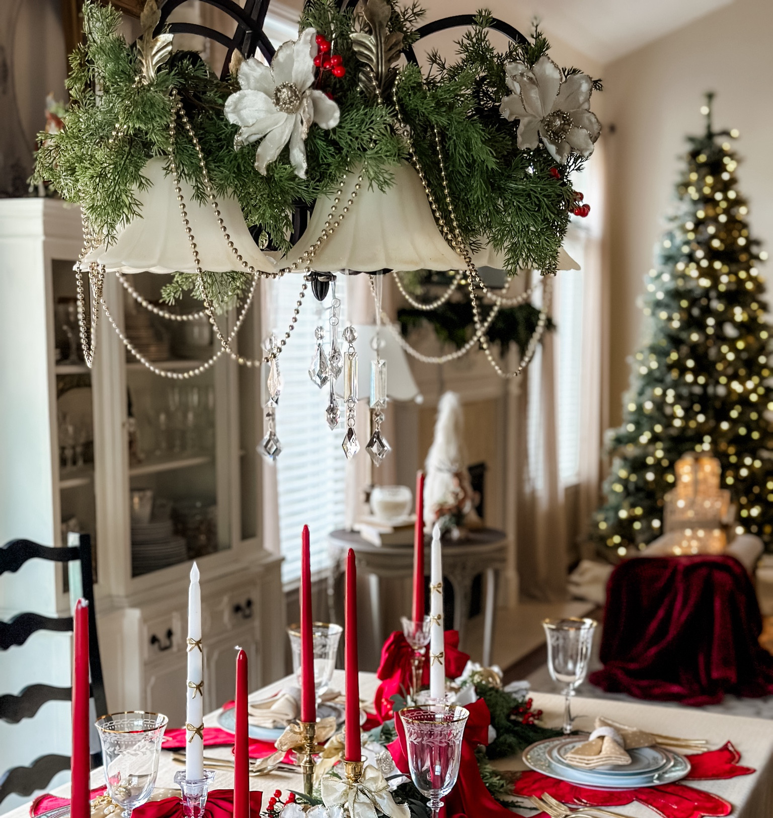 Dress up your chandelier this holiday season! Your Christmas table won’t be complete without it! 🎄❤️🎄❤️

Holiday decorating 
Christmas table 


#LTKParties #LTKHoliday #LTKHome