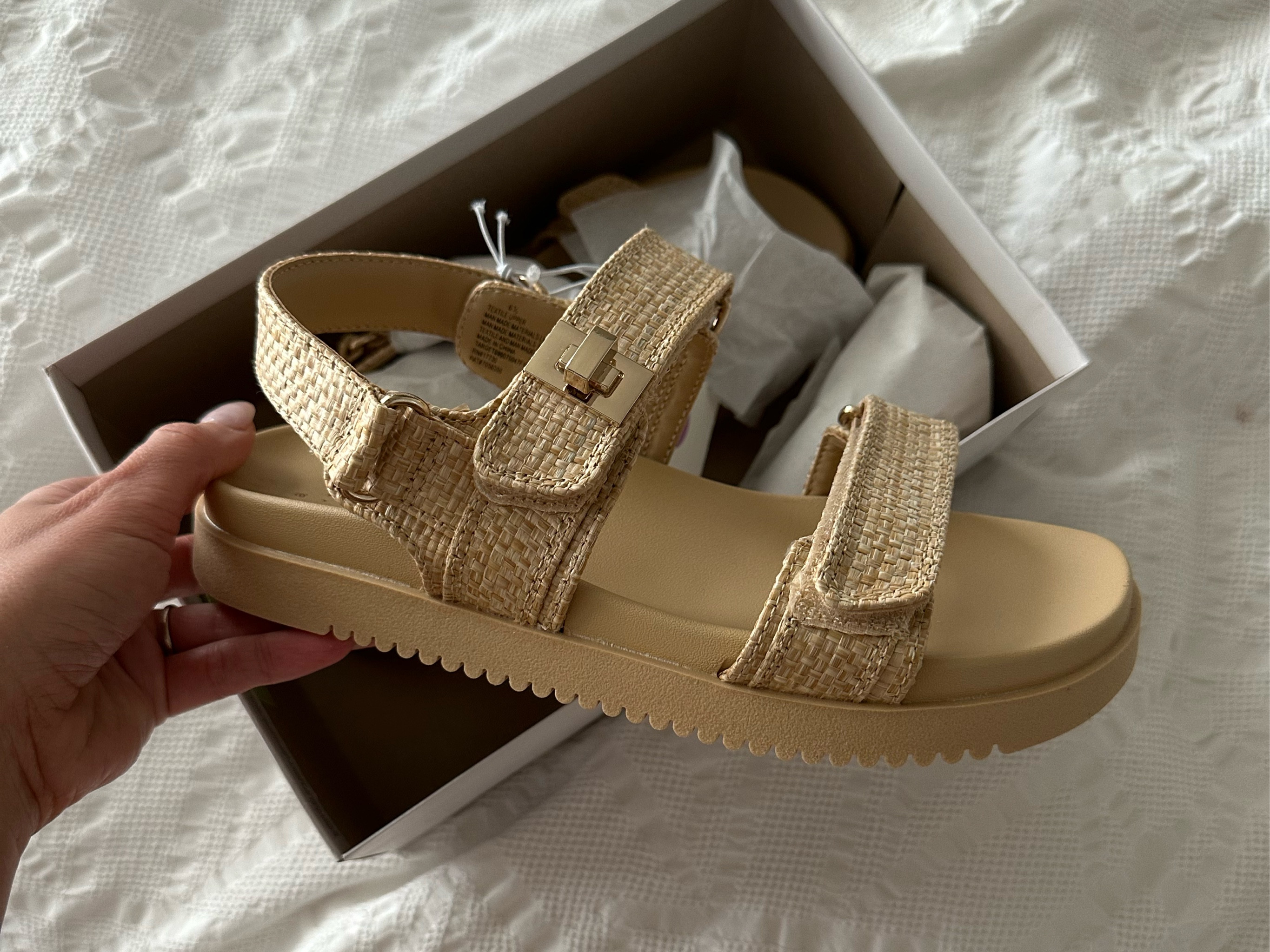 New in from
Target!! #summersandals #springsandals #targetfinds 

#LTKSeasonal #LTKshoecrush #LTKfindsunder50