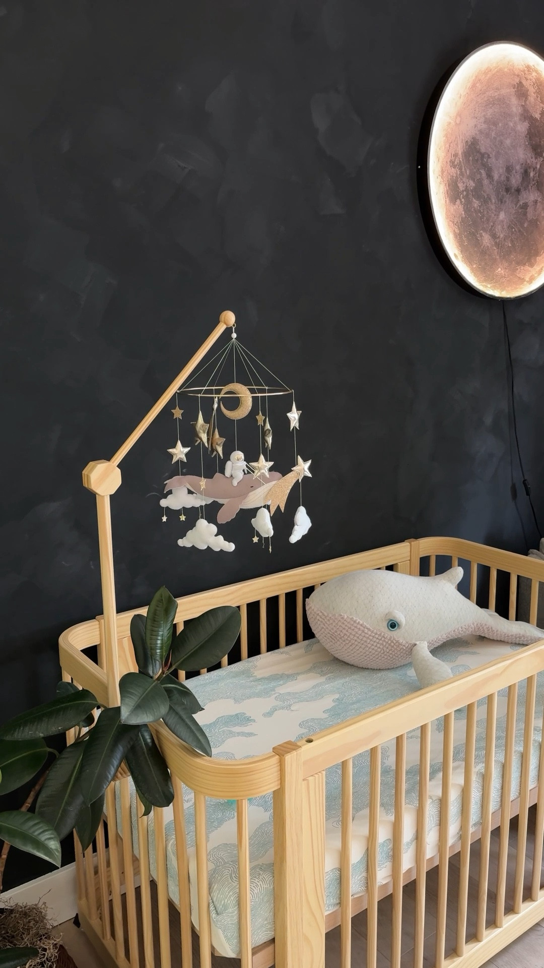 Amazon moon light and nursery decor


#LTKHome #LTKWatchNow #LTKBaby