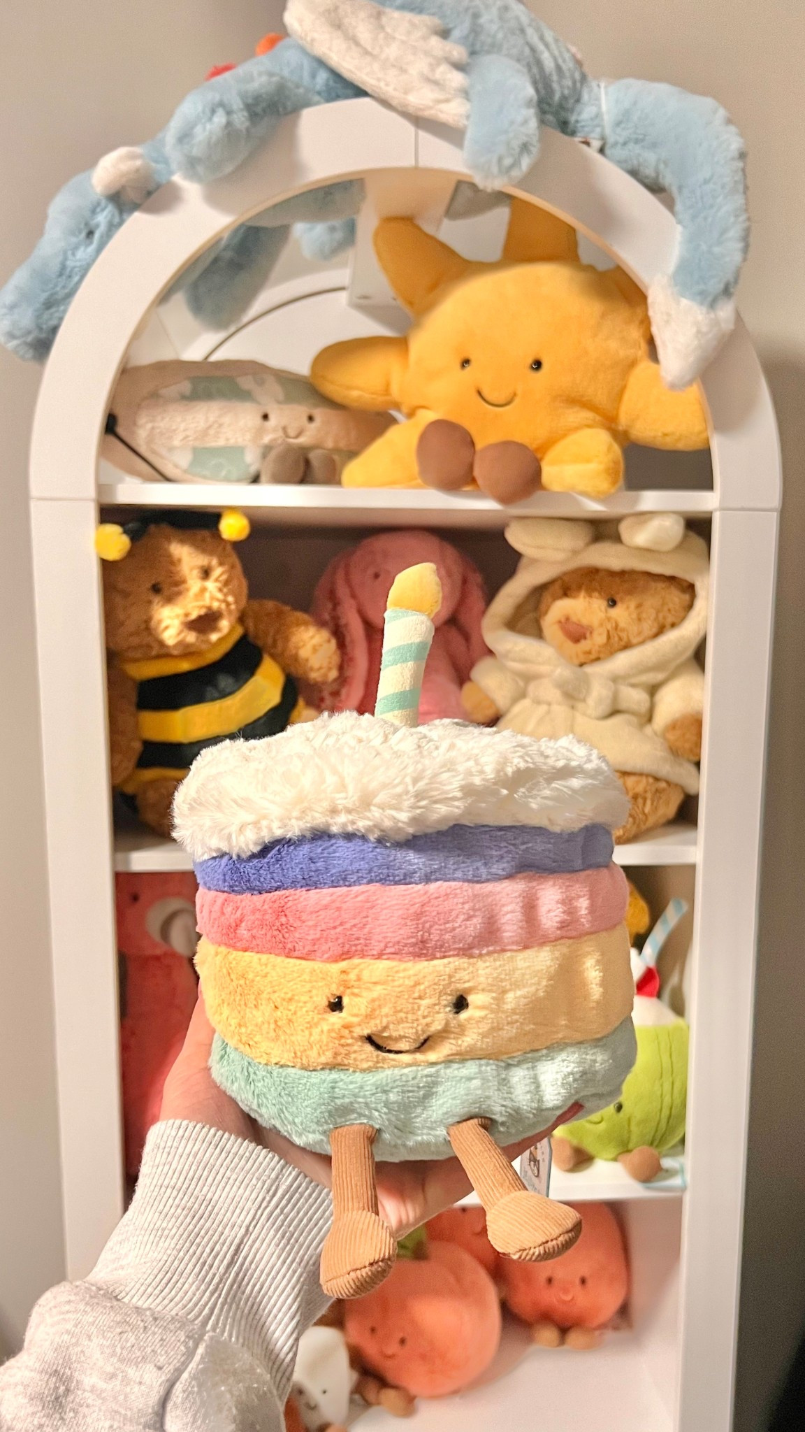 Jellycat rainbow cake is in stock!! 🌟💖

#LTKmomlife #LTKdayinmylife #LTKSpringSale