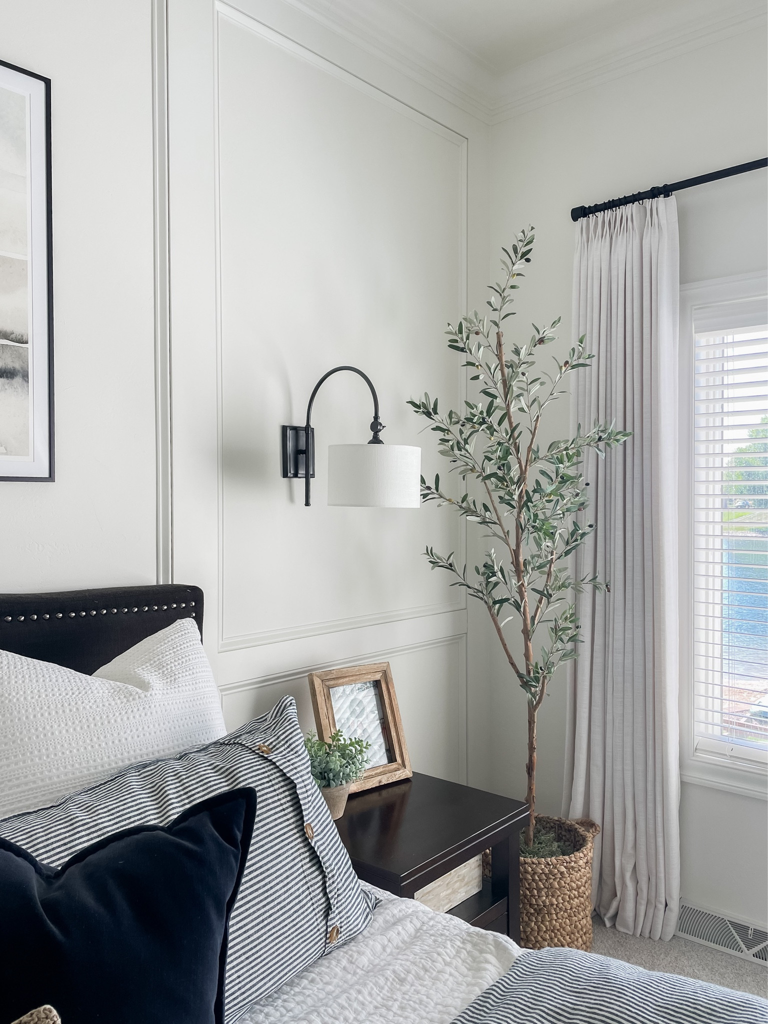 These @twopagescurtains are so good they deserve a permanent spot on the feed! I can't get over how luxurious they look and feel. They've completely elevated our room!
 
Product: Liz Collection
Fabric: Linen
Header style: Pinch Pleat
Color: Beige White

#LTKhome