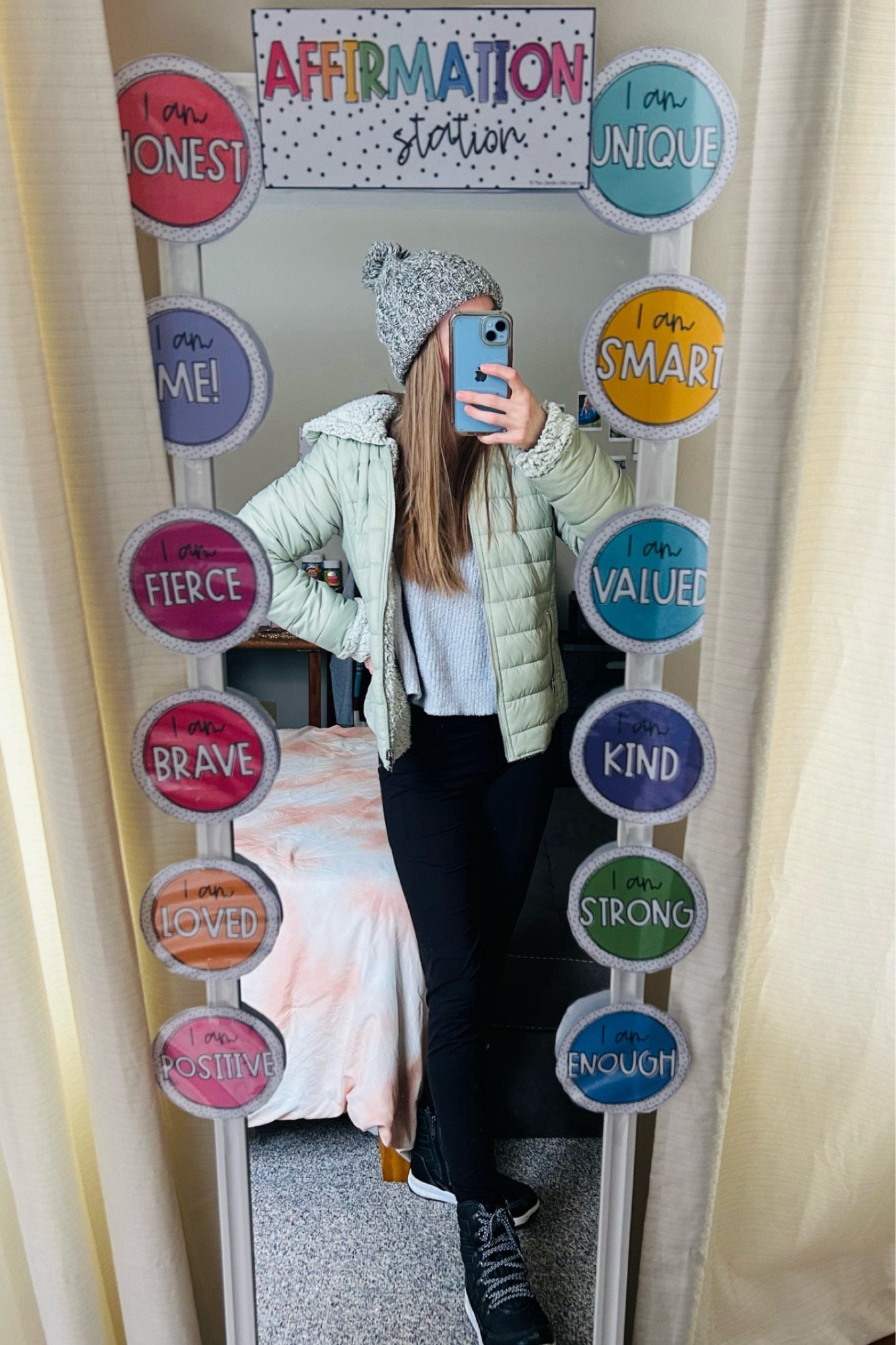 Outfit check 📸 
  Obsessed with this outfit. The cozy beanie, and fleece lined puffer jacket are amazing. These boots are great for outside 🥾 