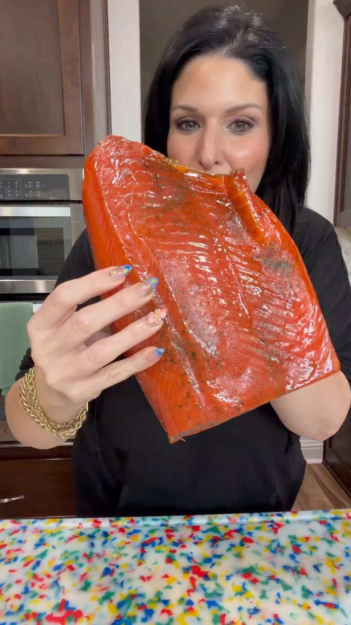 ⭐️FOOD REVIEW⭐️ WE FOUND OUR NEW FAVORITE FISH FROM @slavicmomsbox 🤩 This is the steelhead trout #foodreview #mukbang #steelhead #trout #fish