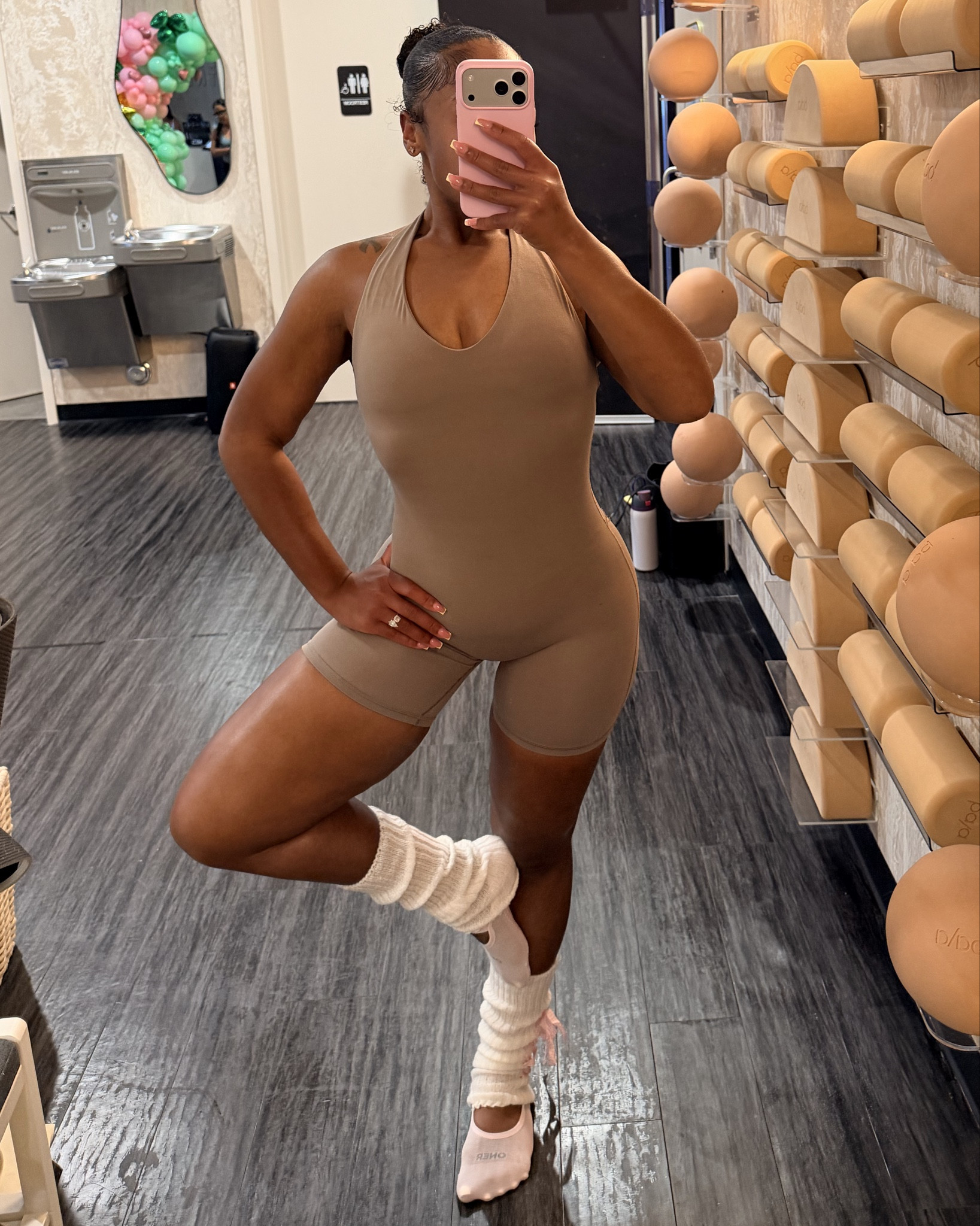 Me + an all ihandshake

#LTKootd #LTKfitnessgoals #LTKActive