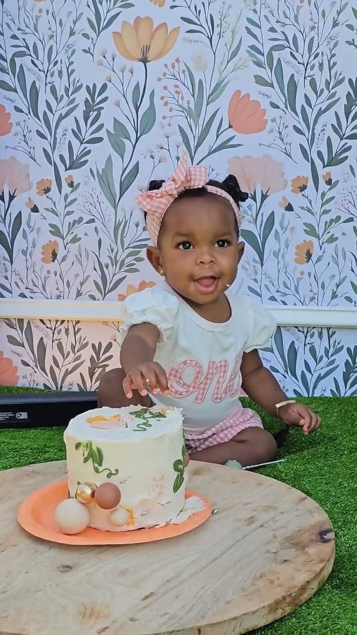 Dru’s Cake Smash Outfit for her 1st Birthday Party! 🥳 

#firstbirthday #birthday #party #babygirl #toddlergirl #one #birthdayparty #cakesmash #smashcake #birthdaycake #birthdaypictures

#LTKParties #LTKBaby #LTKKids