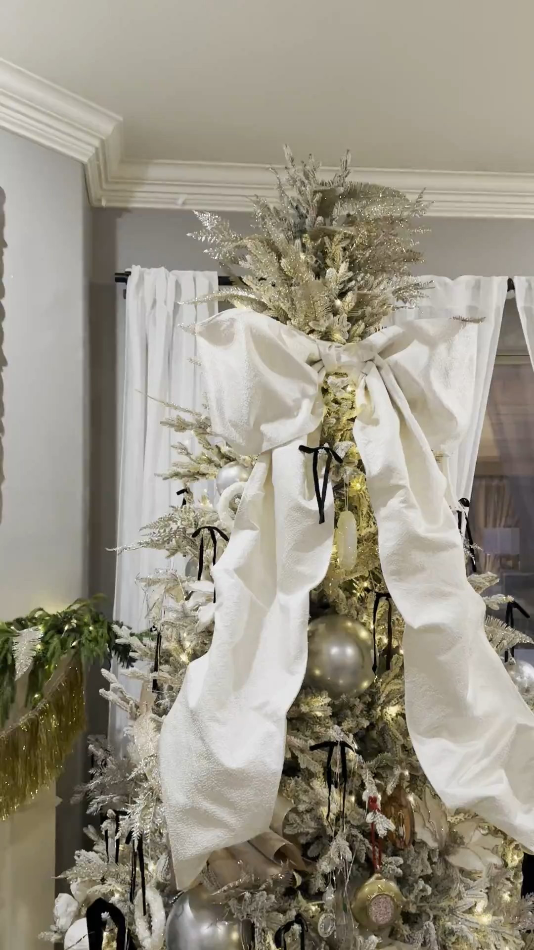 A perfect way to dress your tree up for New Year’s Eve…a few black bows, some gold & silver balloons, disco balls and some tinsel. 

#LTKHoliday #LTKHome #LTKmomlife