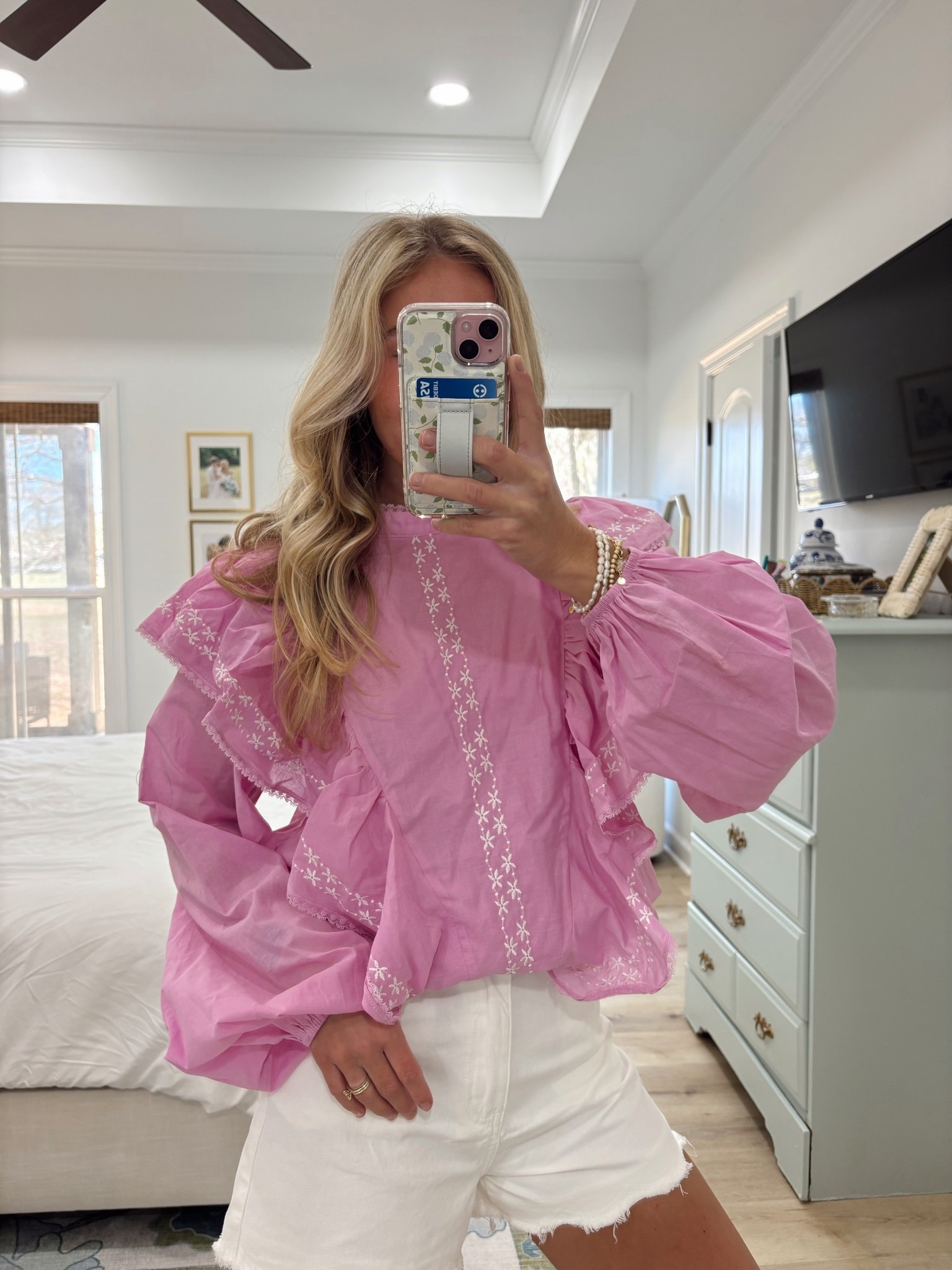 Obsessed with this new top from Vestique 💕💕 Wearing the small! Cutest ever 

#LTKootd #LTKU #LTKWorkwear