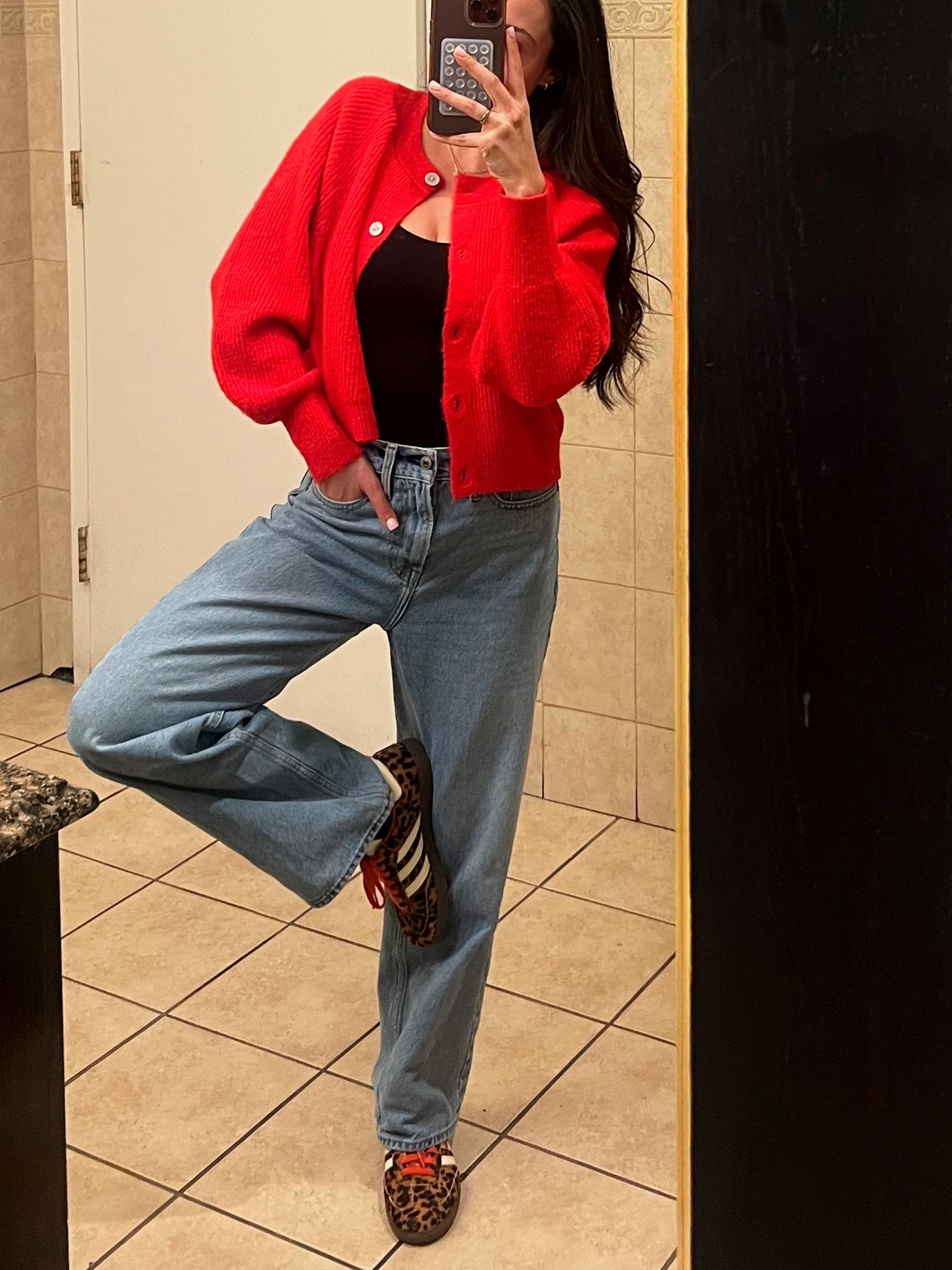 pops of red 🍒

#LTKWatchNow #LTKStyleTip