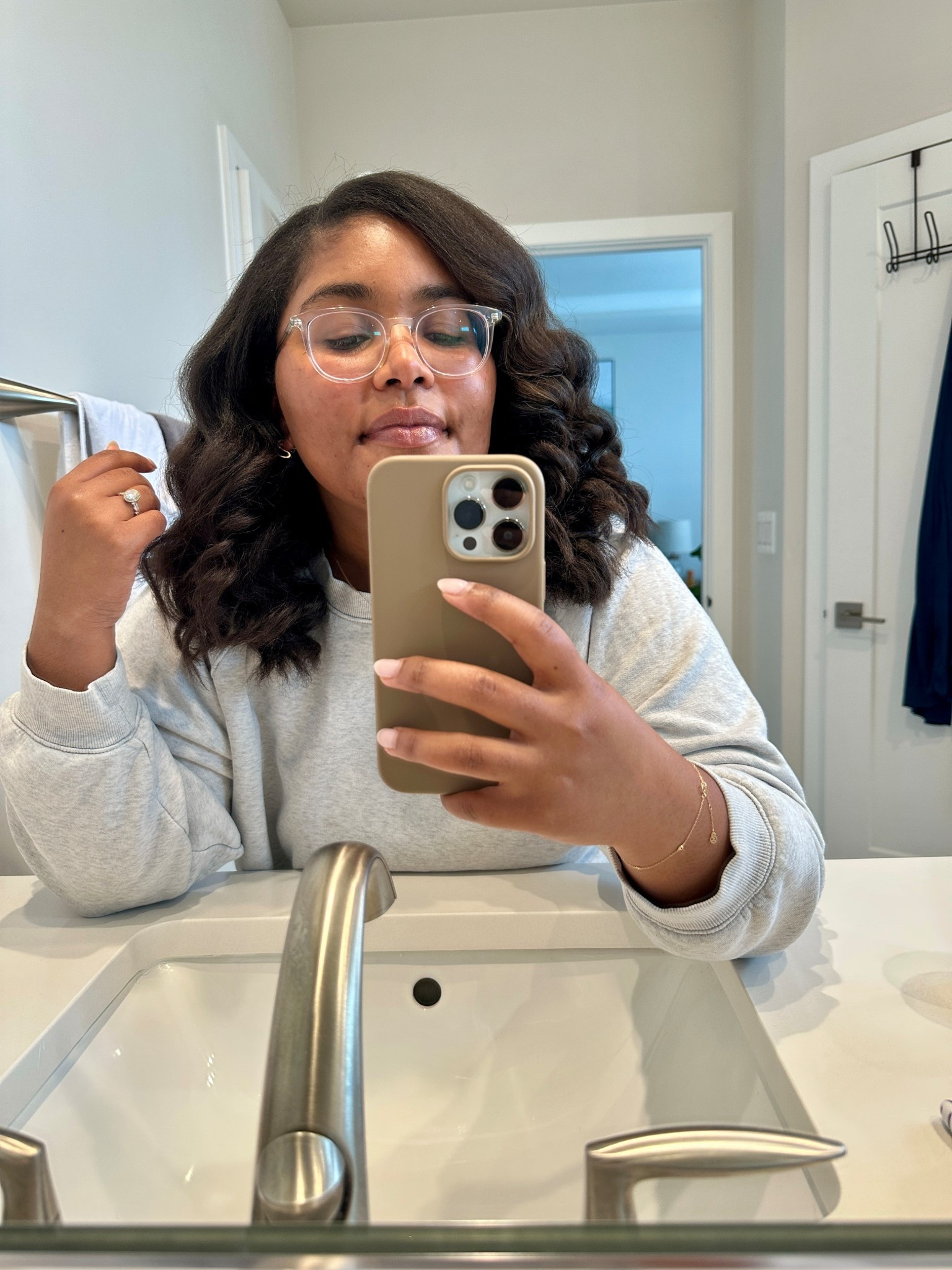 Hair wash day! Decided to blow it out and do a light wand curl. Linking all the products I used! 💛

#LTKBeauty #LTKFindsUnder100 #LTKStyleTip