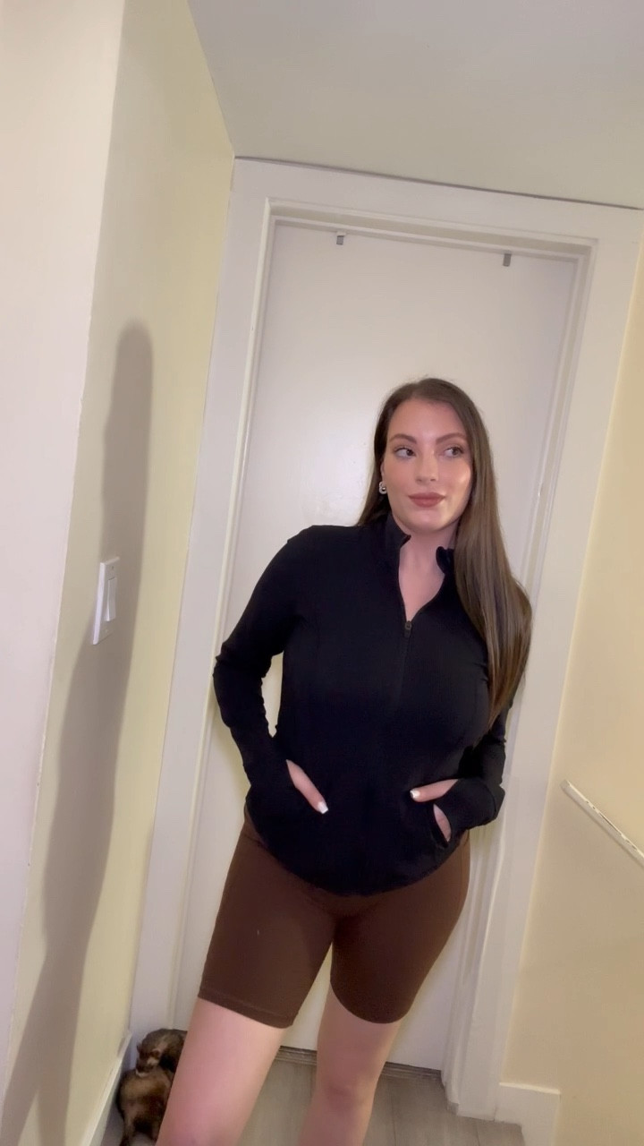 Comfort meets activewear 🤎

#LTKU #LTKFindsUnder50 #LTKActive