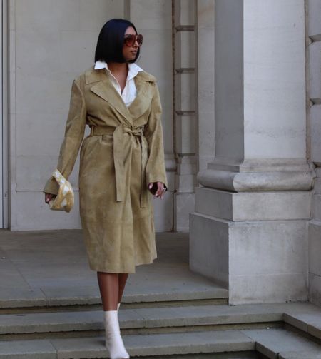 The perfect trench coat 🤍